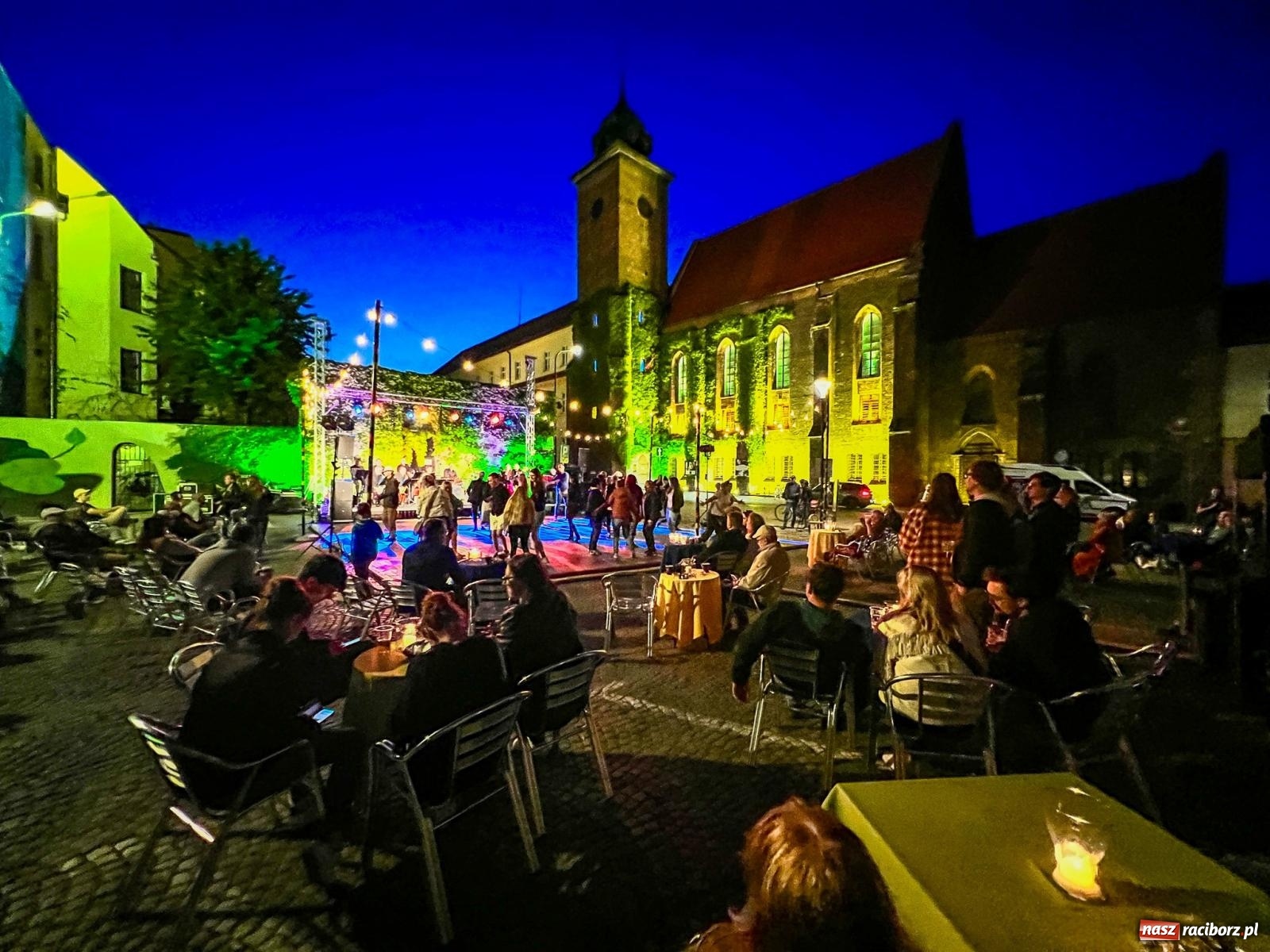 Zdjęcie w galerii na portalu naszraciborz.pl: Roztańczona Ofka, czyli dancing pod Tęczową [FOTO i WIDEO] wiadomości z regionu
