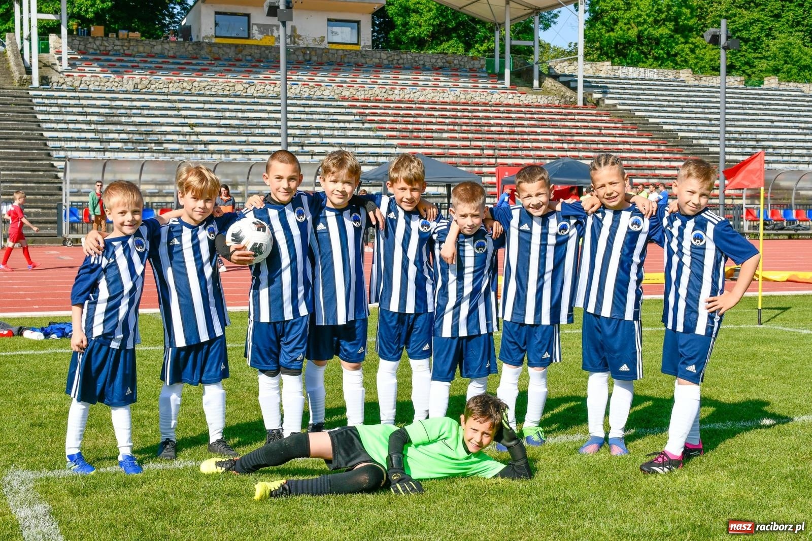 Zdjęcie w galerii na portalu naszraciborz.pl: Dwudniowe piłkarskie zmagania przy Zamkowej [FOTO i WIDEO] wiadomości z regionu