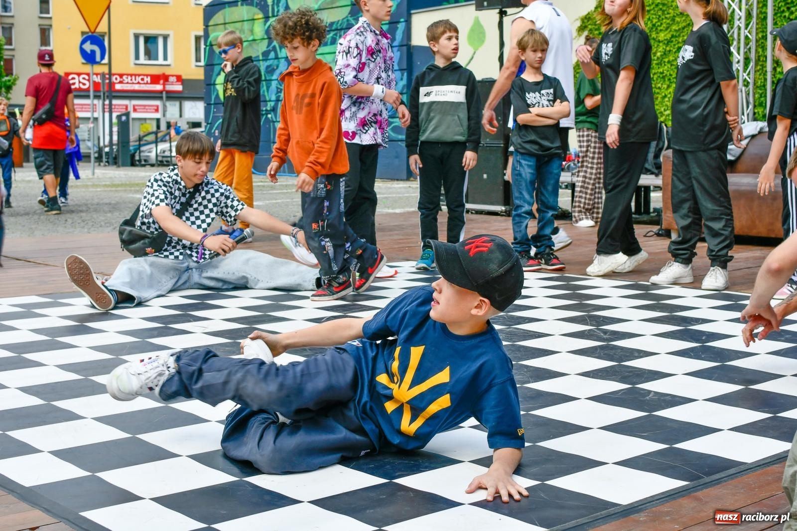 Zdjęcie w galerii na portalu naszraciborz.pl: Breaking pod Muzeum na Dni Raciborza [FOTO i MUZEUM] wiadomości z regionu