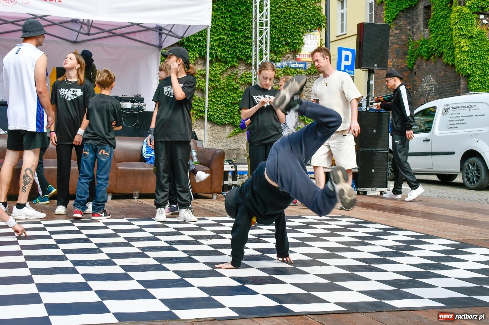 Zdjęcie w galerii na portalu naszraciborz.pl: Breaking pod Muzeum na Dni Raciborza [FOTO i MUZEUM] wiadomości z regionu
