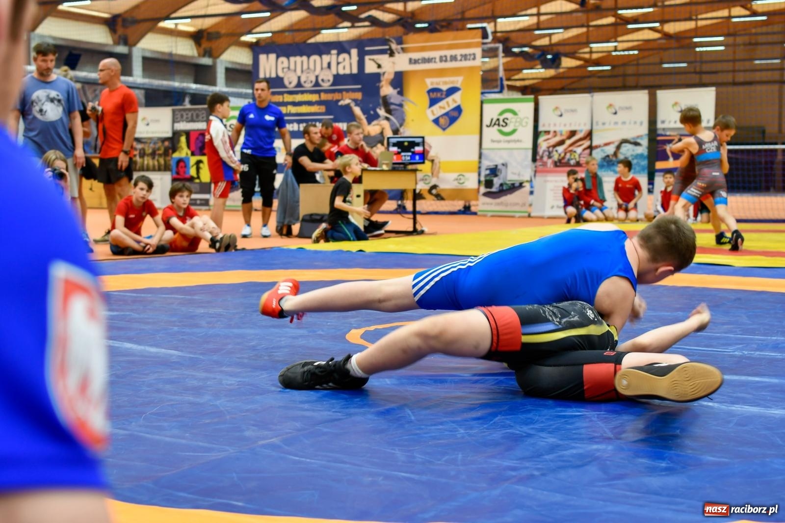 Zdjęcie w galerii na portalu naszraciborz.pl: Międzynarodowe święto zapaśnicze w ZSOMS [FOTO i WIDEO] wiadomości z regionu