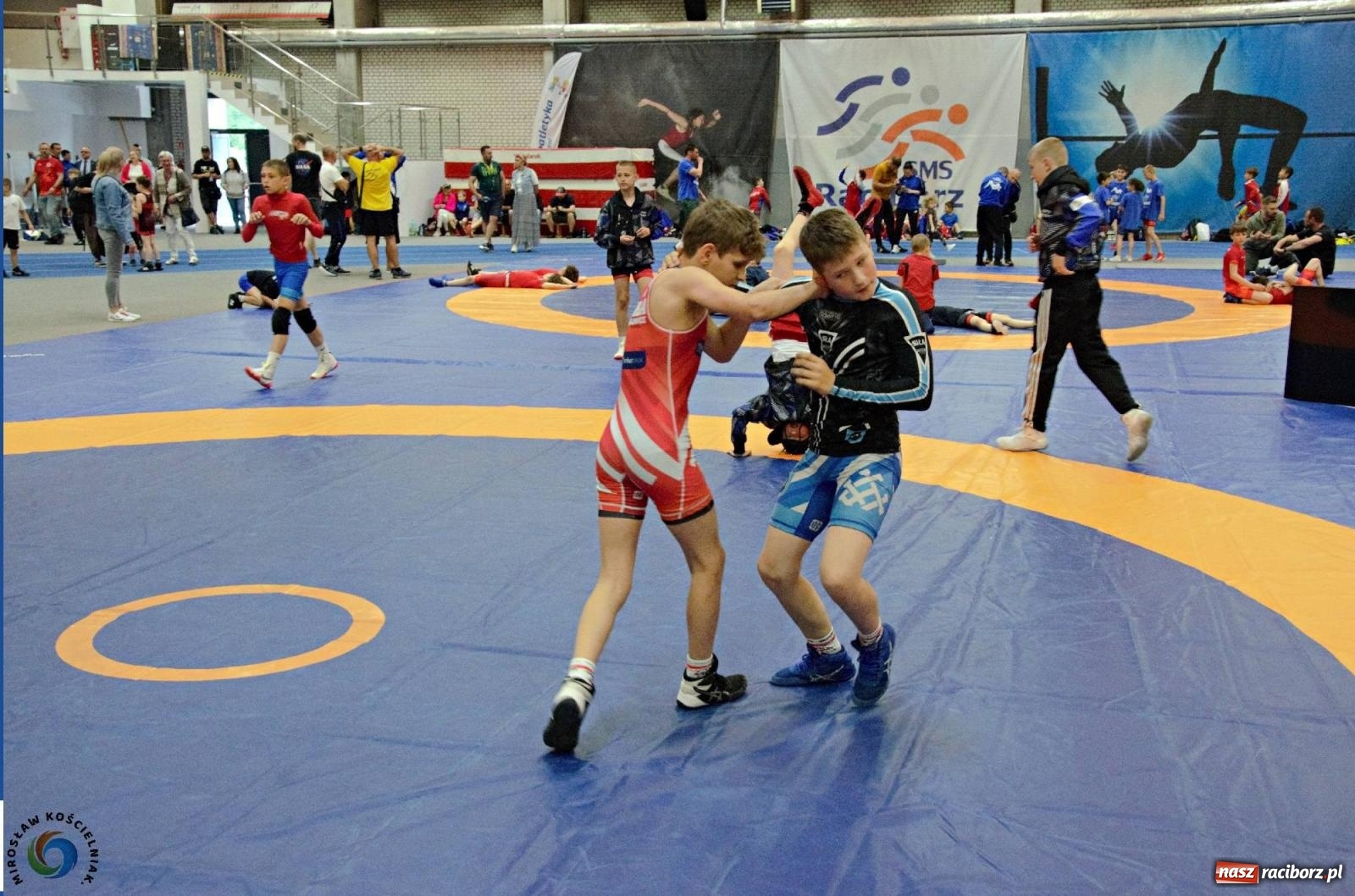 Zdjęcie w galerii na portalu naszraciborz.pl: Międzynarodowe święto zapaśnicze w ZSOMS [FOTO i WIDEO] wiadomości z regionu