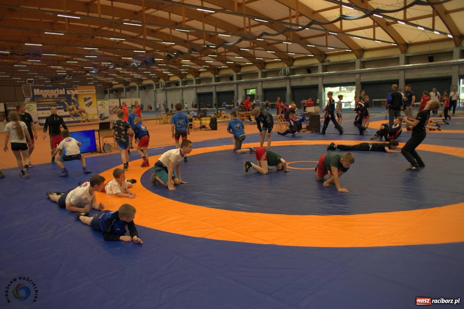 Zdjęcie w galerii na portalu naszraciborz.pl: Międzynarodowe święto zapaśnicze w ZSOMS [FOTO i WIDEO] wiadomości z regionu