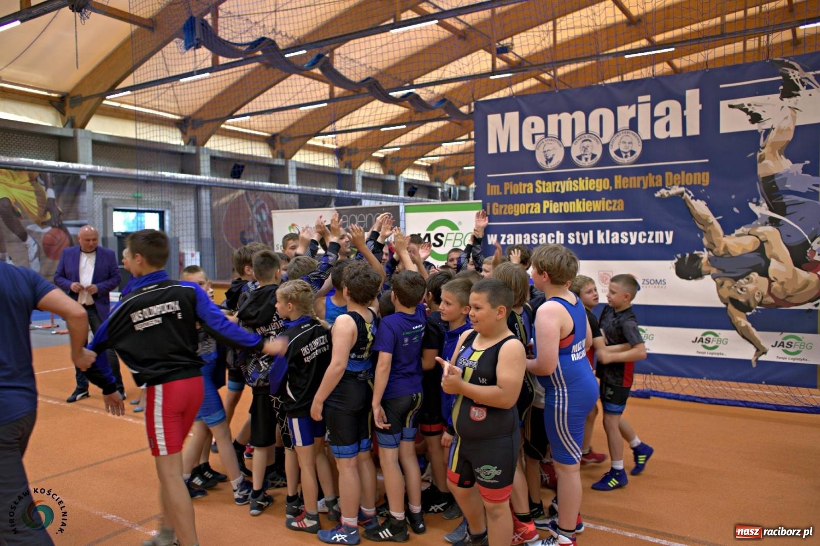 Zdjęcie w galerii na portalu naszraciborz.pl: Międzynarodowe święto zapaśnicze w ZSOMS [FOTO i WIDEO] wiadomości z regionu