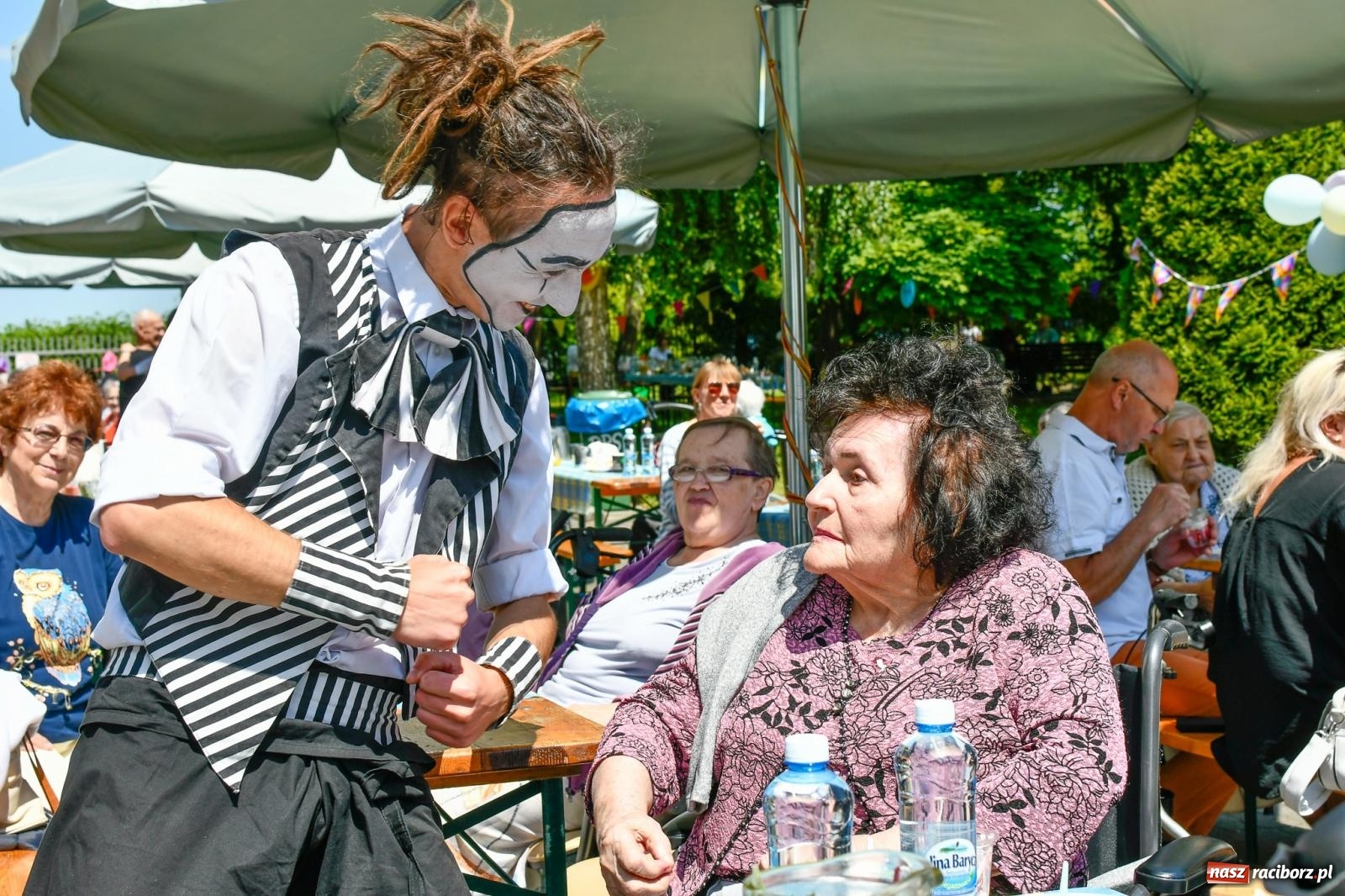 Zdjęcie w galerii na portalu naszraciborz.pl: Szampańska zabawa seniorów ze Złotej Jesieni [FOTO i WIDEO] wiadomości z regionu