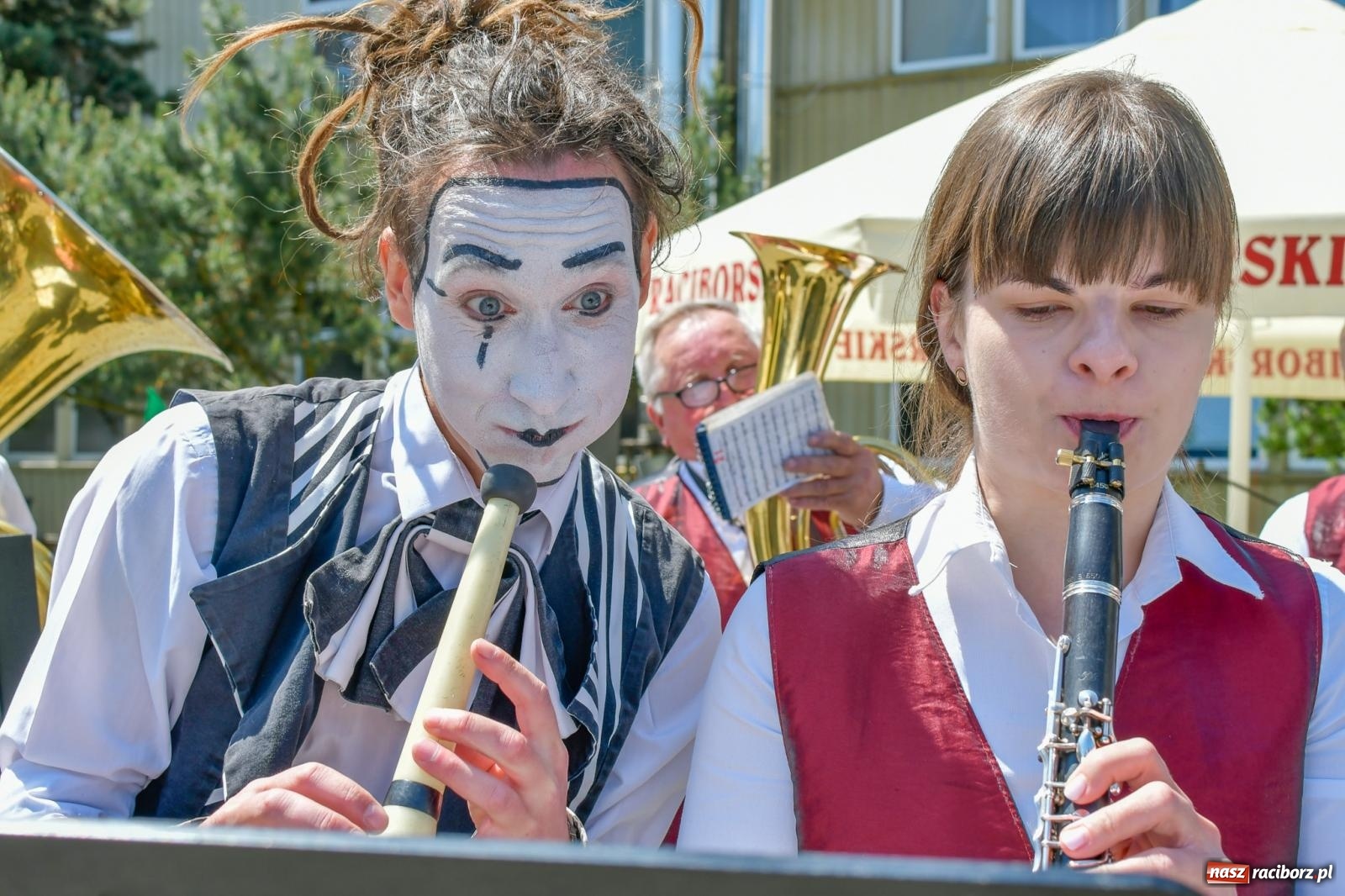Zdjęcie w galerii na portalu naszraciborz.pl: Szampańska zabawa seniorów ze Złotej Jesieni [FOTO i WIDEO] wiadomości z regionu