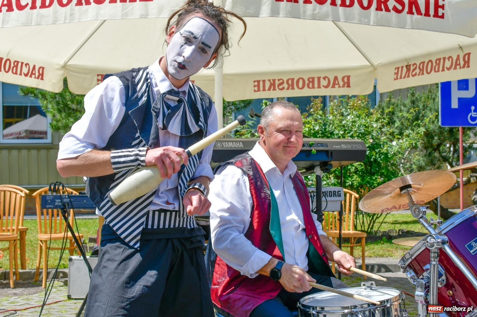 Zdjęcie w galerii na portalu naszraciborz.pl: Szampańska zabawa seniorów ze Złotej Jesieni [FOTO i WIDEO] wiadomości z regionu
