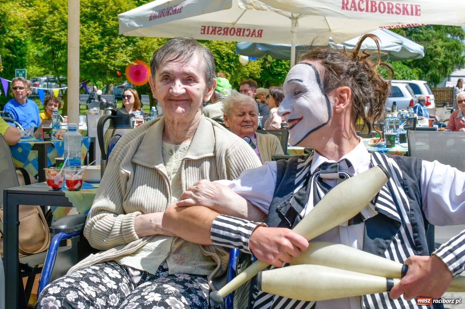 Zdjęcie w galerii na portalu naszraciborz.pl: Szampańska zabawa seniorów ze Złotej Jesieni [FOTO i WIDEO] wiadomości z regionu