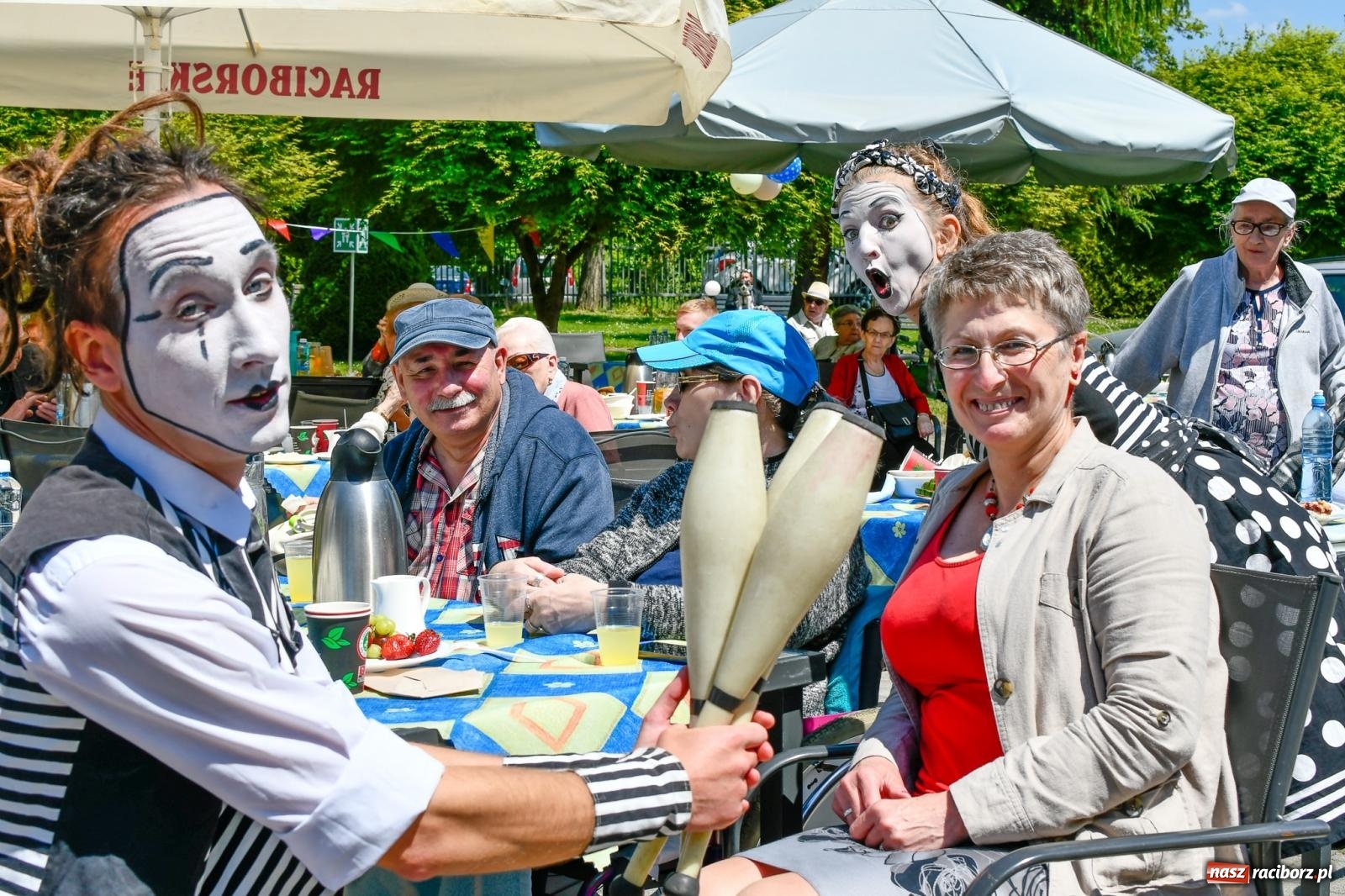 Zdjęcie w galerii na portalu naszraciborz.pl: Szampańska zabawa seniorów ze Złotej Jesieni [FOTO i WIDEO] wiadomości z regionu