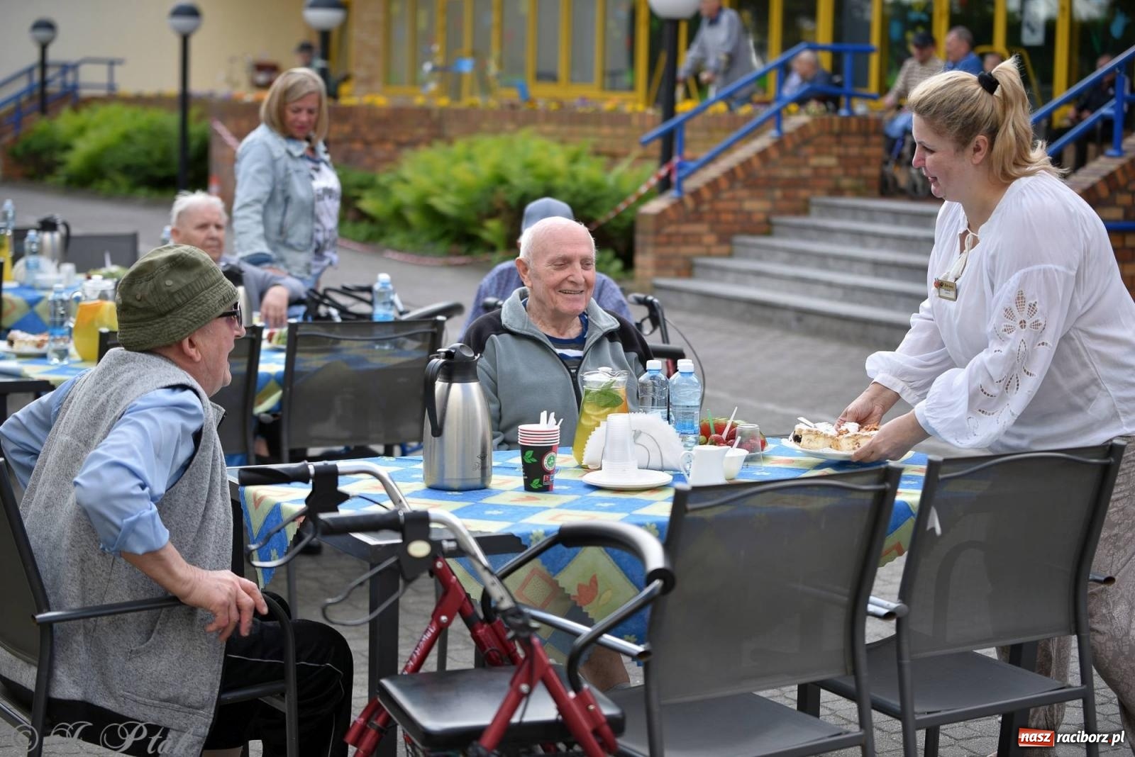 Zdjęcie w galerii na portalu naszraciborz.pl: Szampańska zabawa seniorów ze Złotej Jesieni [FOTO i WIDEO] wiadomości z regionu