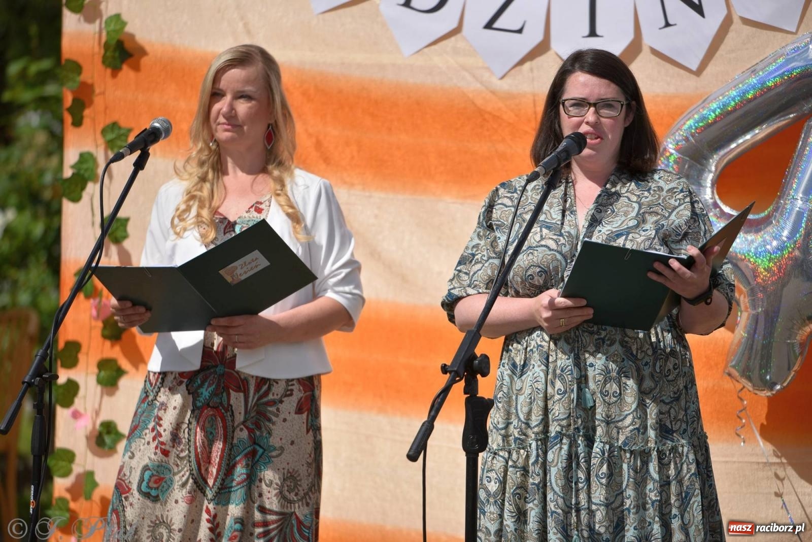 Zdjęcie w galerii na portalu naszraciborz.pl: Szampańska zabawa seniorów ze Złotej Jesieni [FOTO i WIDEO] wiadomości z regionu