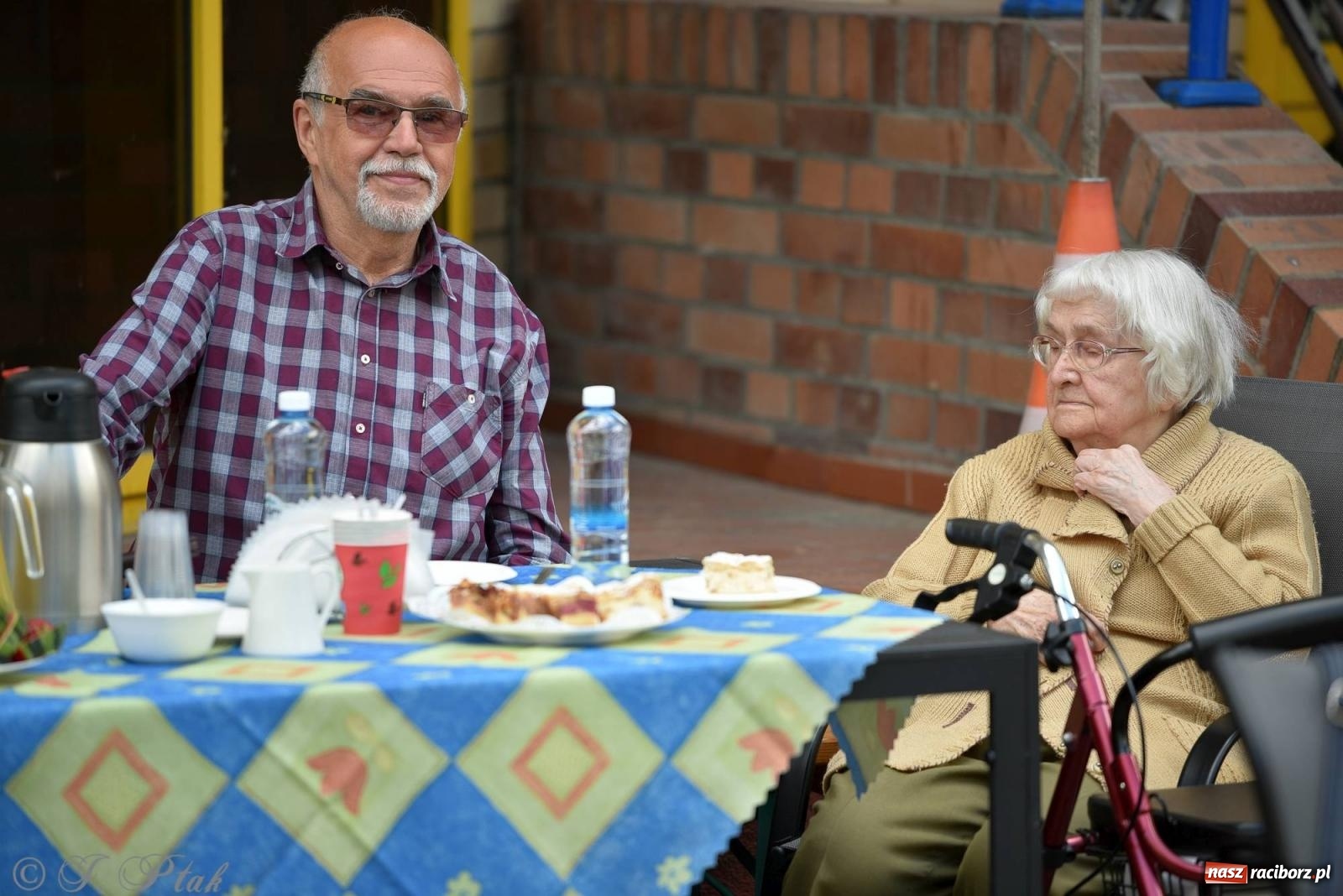 Zdjęcie w galerii na portalu naszraciborz.pl: Szampańska zabawa seniorów ze Złotej Jesieni [FOTO i WIDEO] wiadomości z regionu
