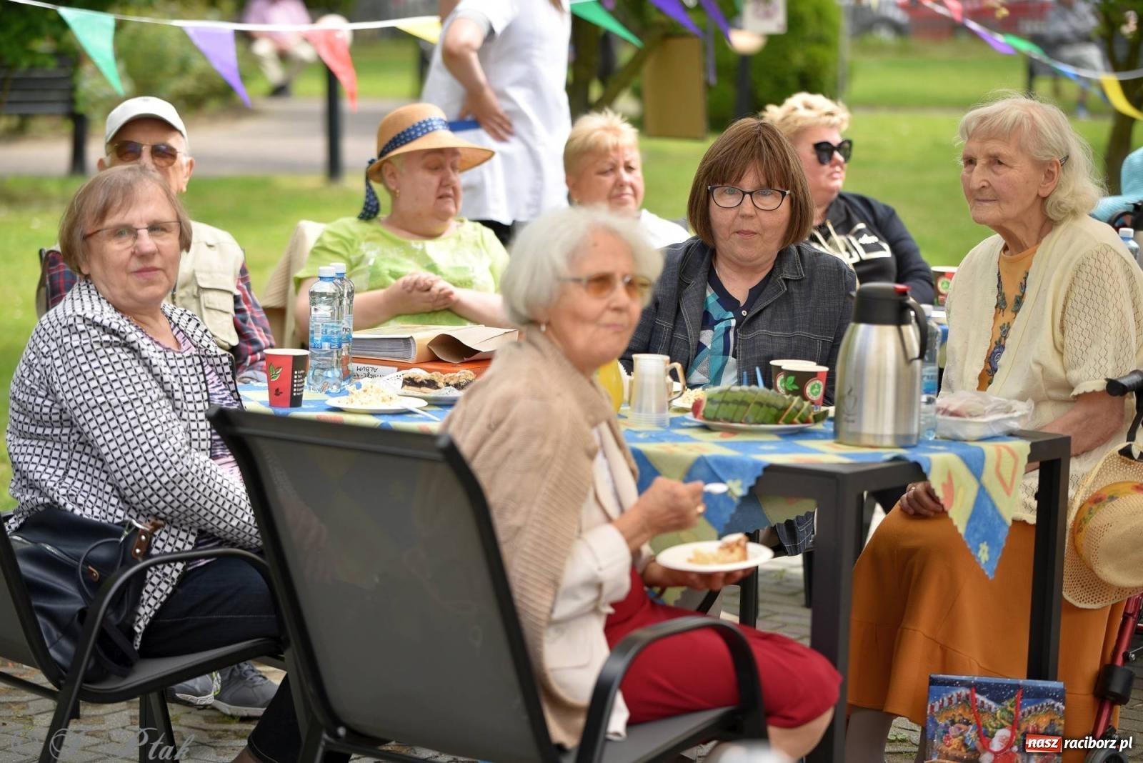 Zdjęcie w galerii na portalu naszraciborz.pl: Szampańska zabawa seniorów ze Złotej Jesieni [FOTO i WIDEO] wiadomości z regionu