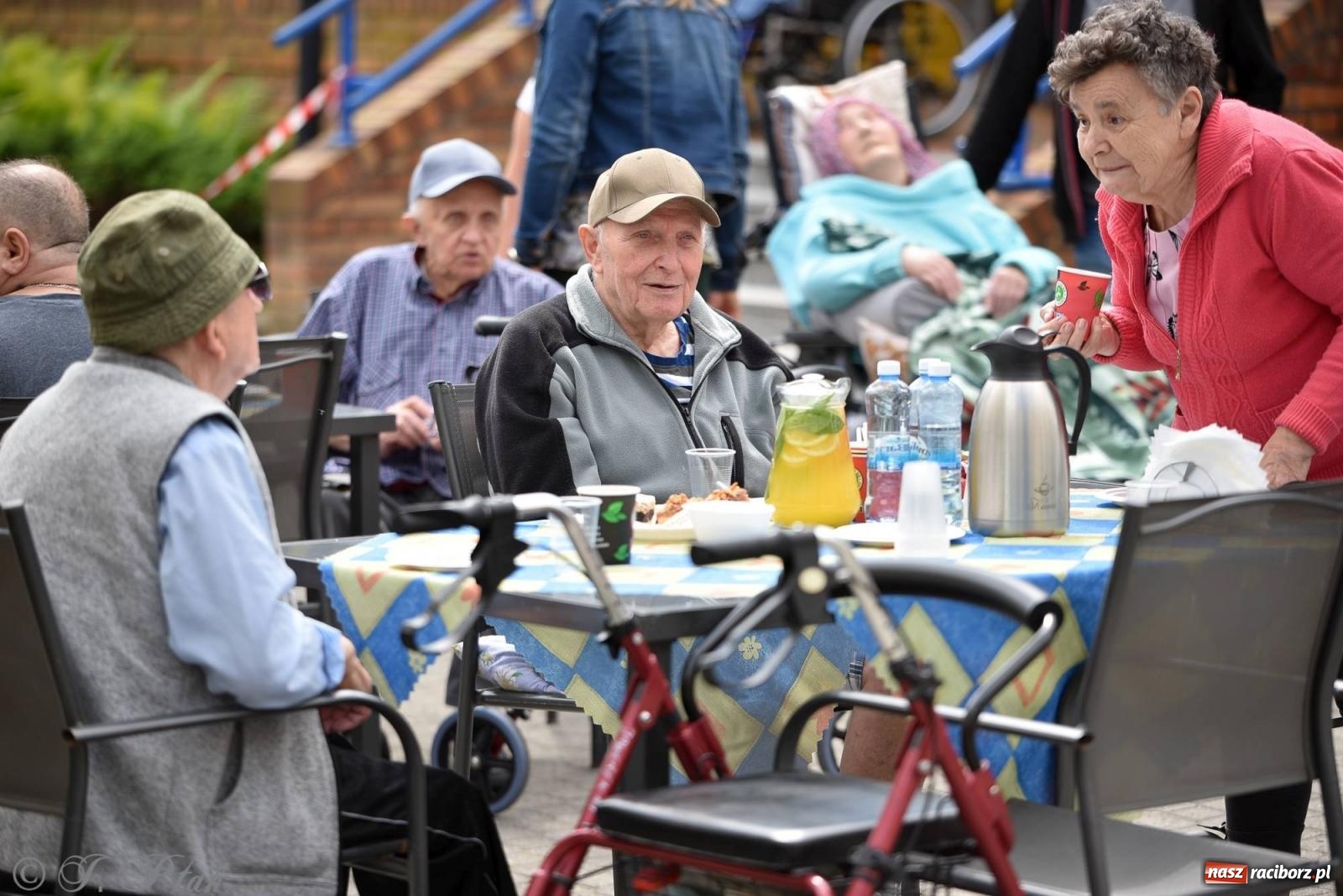 Zdjęcie w galerii na portalu naszraciborz.pl: Szampańska zabawa seniorów ze Złotej Jesieni [FOTO i WIDEO] wiadomości z regionu