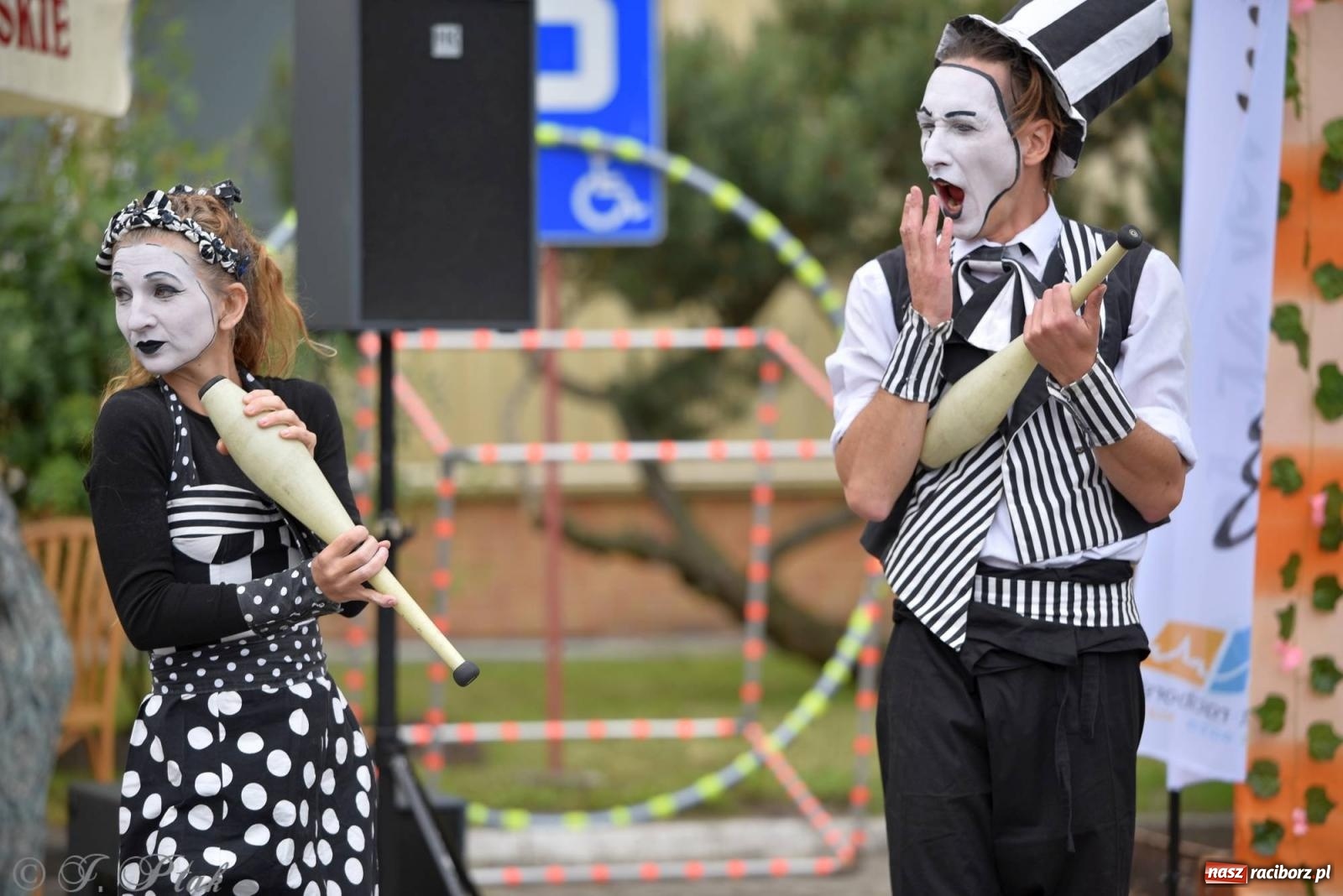 Zdjęcie w galerii na portalu naszraciborz.pl: Szampańska zabawa seniorów ze Złotej Jesieni [FOTO i WIDEO] wiadomości z regionu