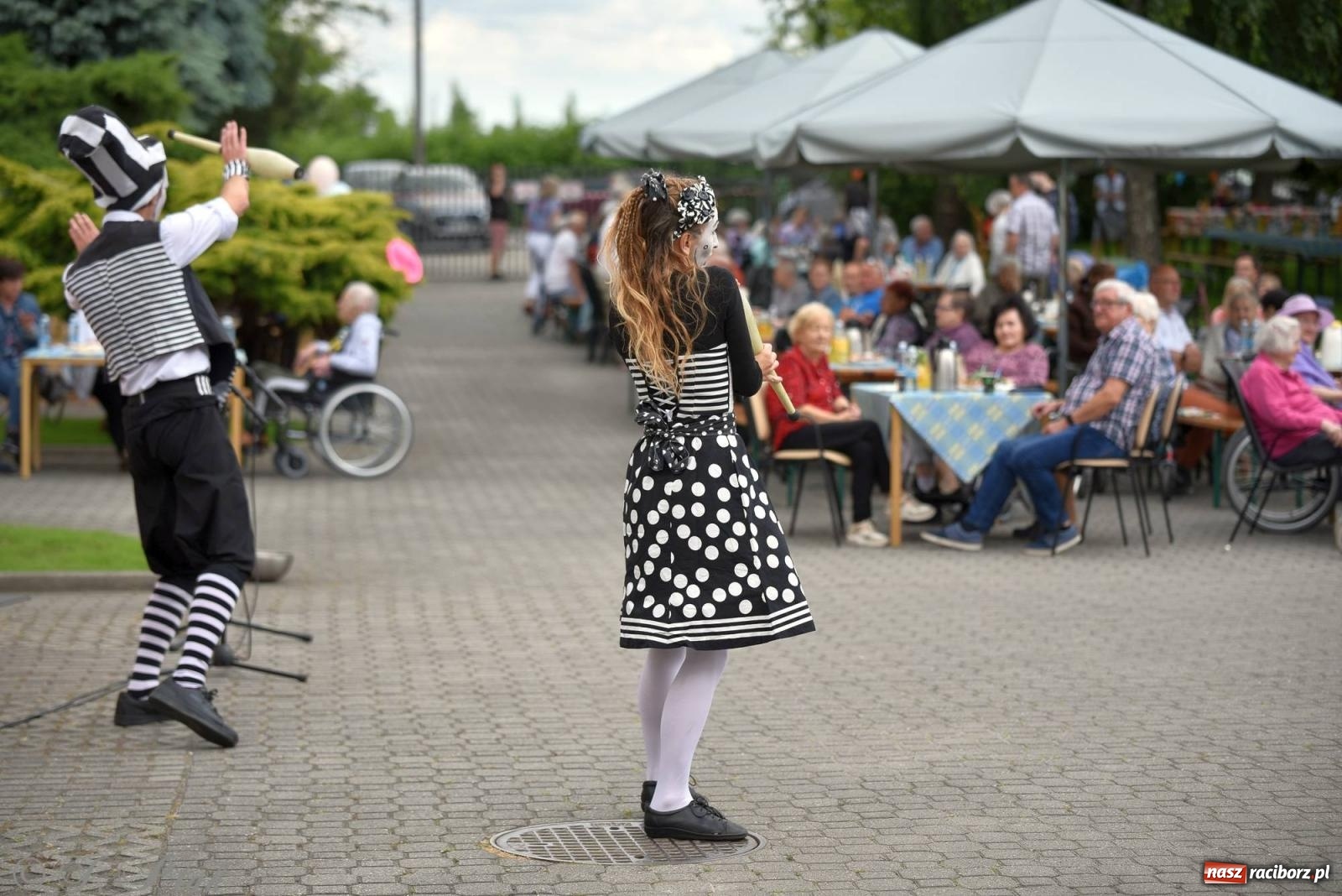 Zdjęcie w galerii na portalu naszraciborz.pl: Szampańska zabawa seniorów ze Złotej Jesieni [FOTO i WIDEO] wiadomości z regionu