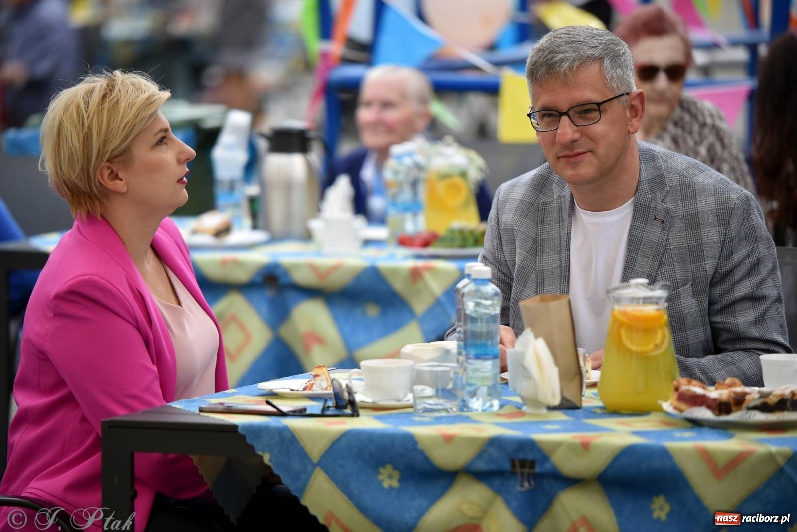 Zdjęcie w galerii na portalu naszraciborz.pl: Szampańska zabawa seniorów ze Złotej Jesieni [FOTO i WIDEO] wiadomości z regionu