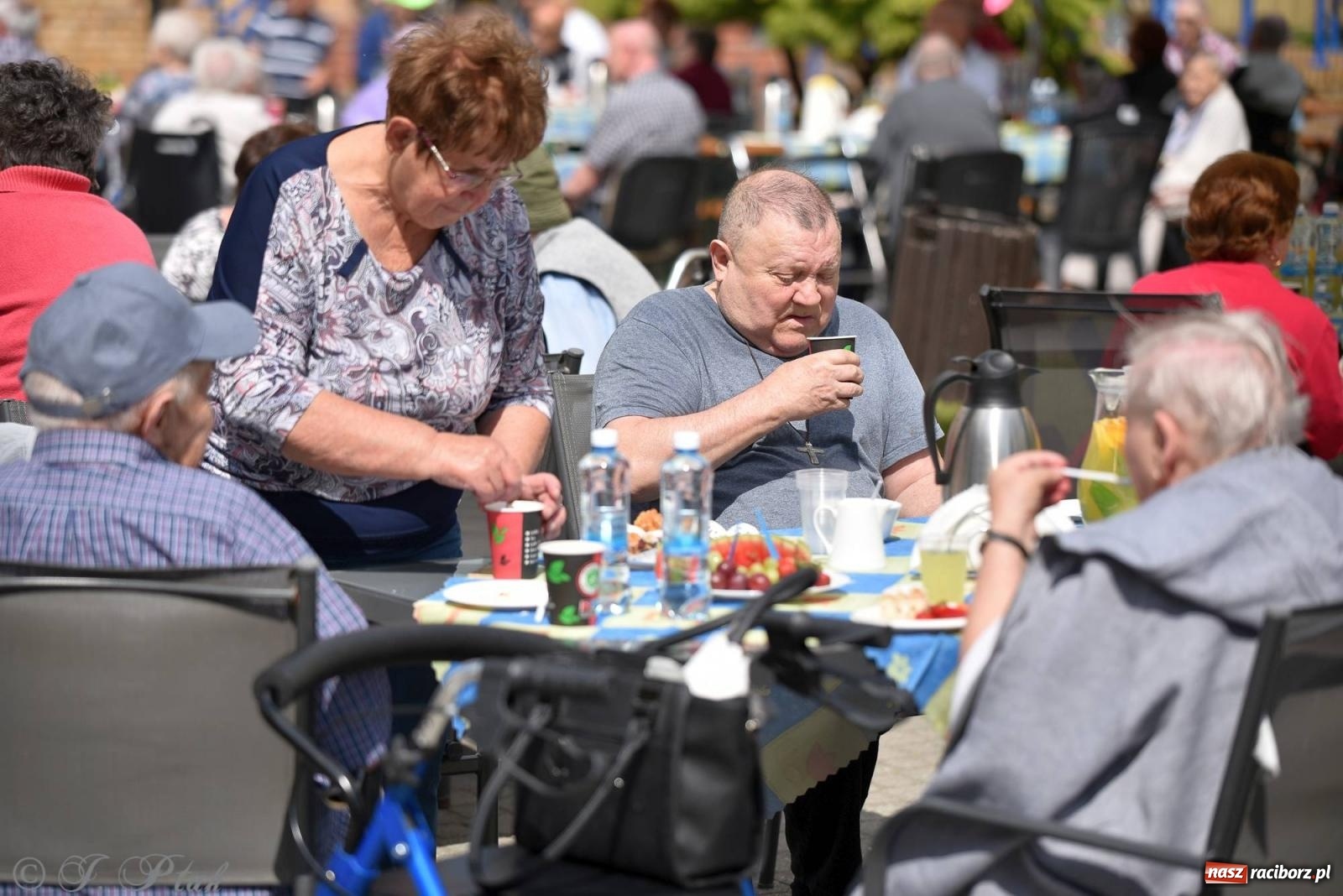 Zdjęcie w galerii na portalu naszraciborz.pl: Szampańska zabawa seniorów ze Złotej Jesieni [FOTO i WIDEO] wiadomości z regionu