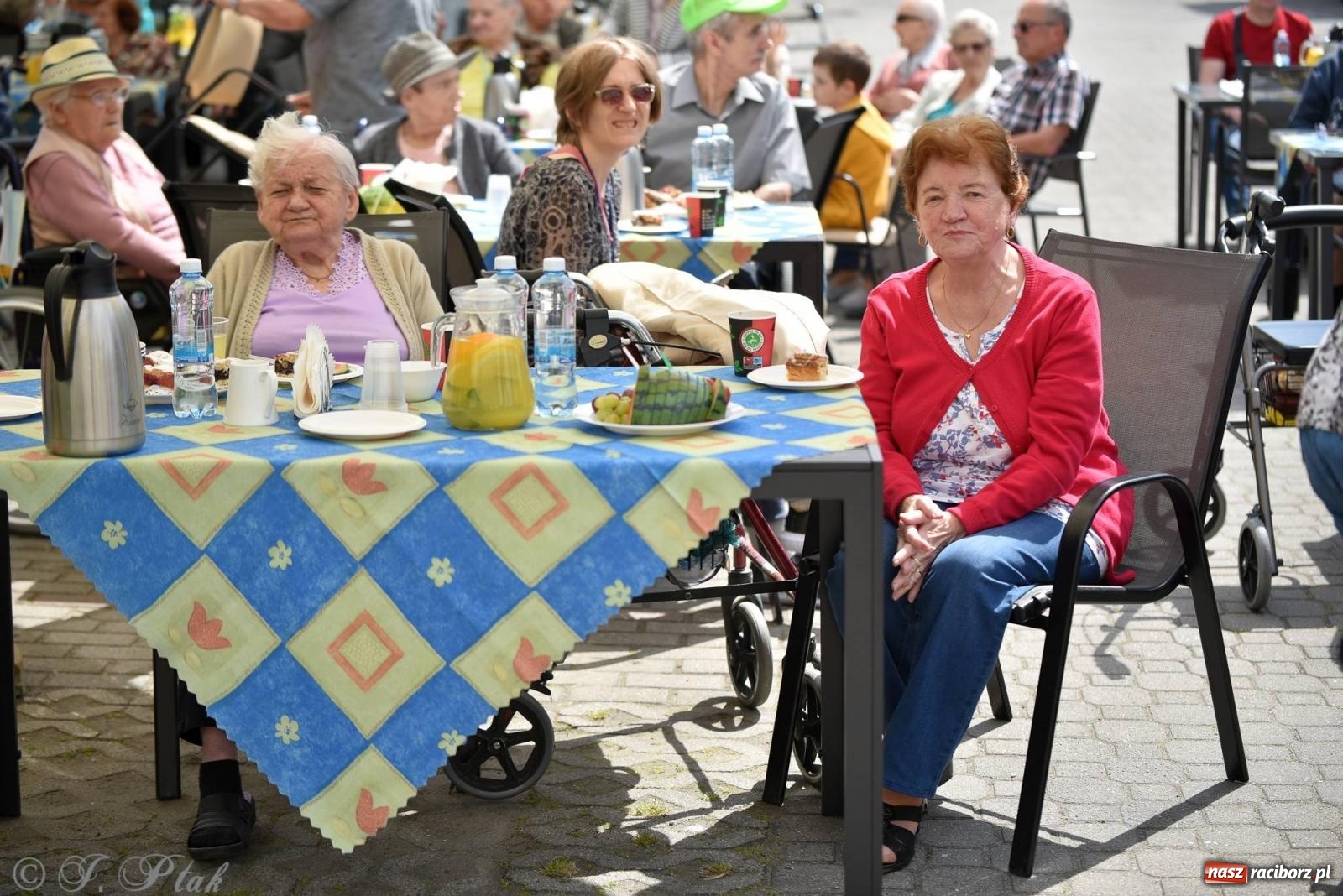 Zdjęcie w galerii na portalu naszraciborz.pl: Szampańska zabawa seniorów ze Złotej Jesieni [FOTO i WIDEO] wiadomości z regionu