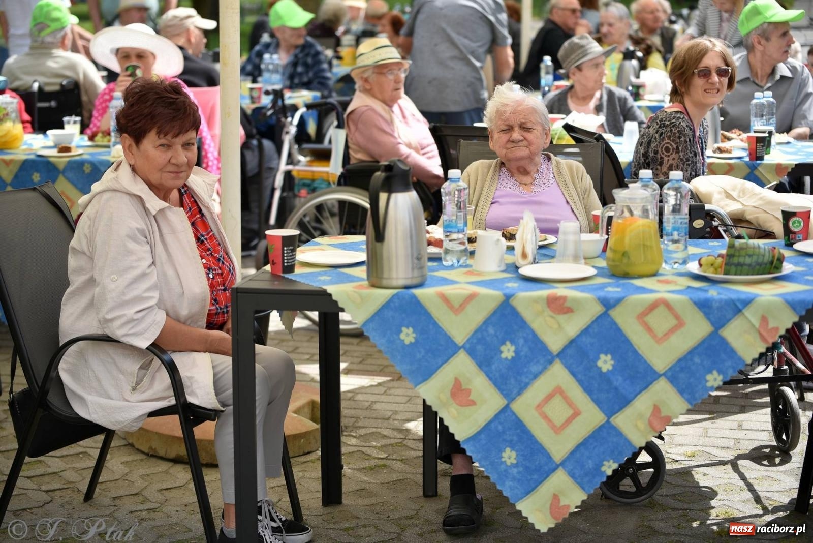 Zdjęcie w galerii na portalu naszraciborz.pl: Szampańska zabawa seniorów ze Złotej Jesieni [FOTO i WIDEO] wiadomości z regionu