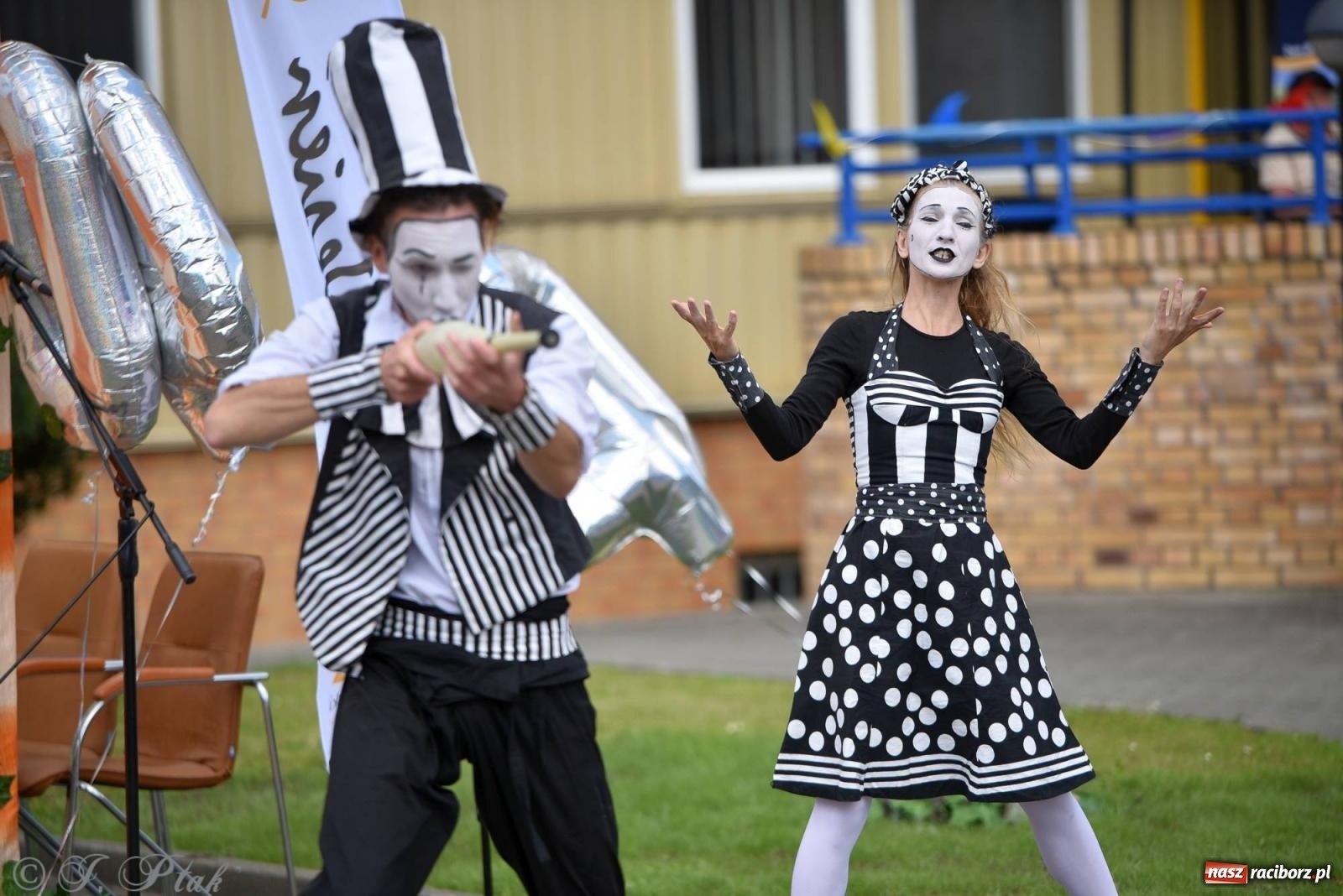 Zdjęcie w galerii na portalu naszraciborz.pl: Szampańska zabawa seniorów ze Złotej Jesieni [FOTO i WIDEO] wiadomości z regionu