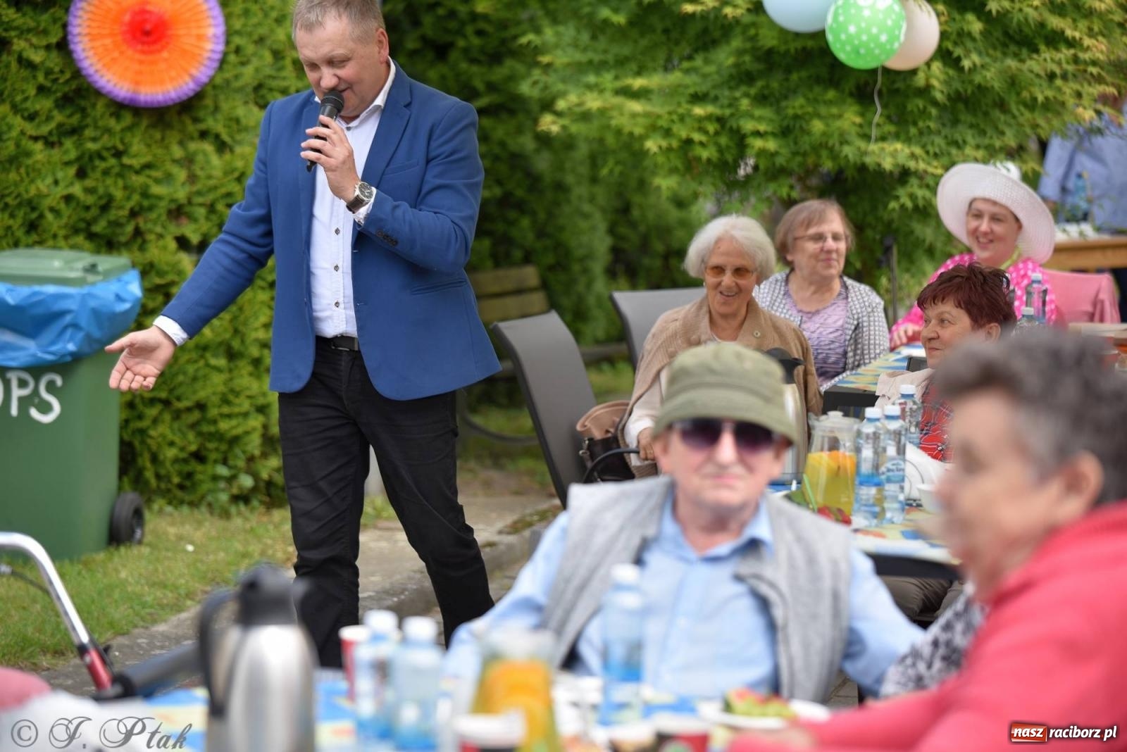 Zdjęcie w galerii na portalu naszraciborz.pl: Szampańska zabawa seniorów ze Złotej Jesieni [FOTO i WIDEO] wiadomości z regionu