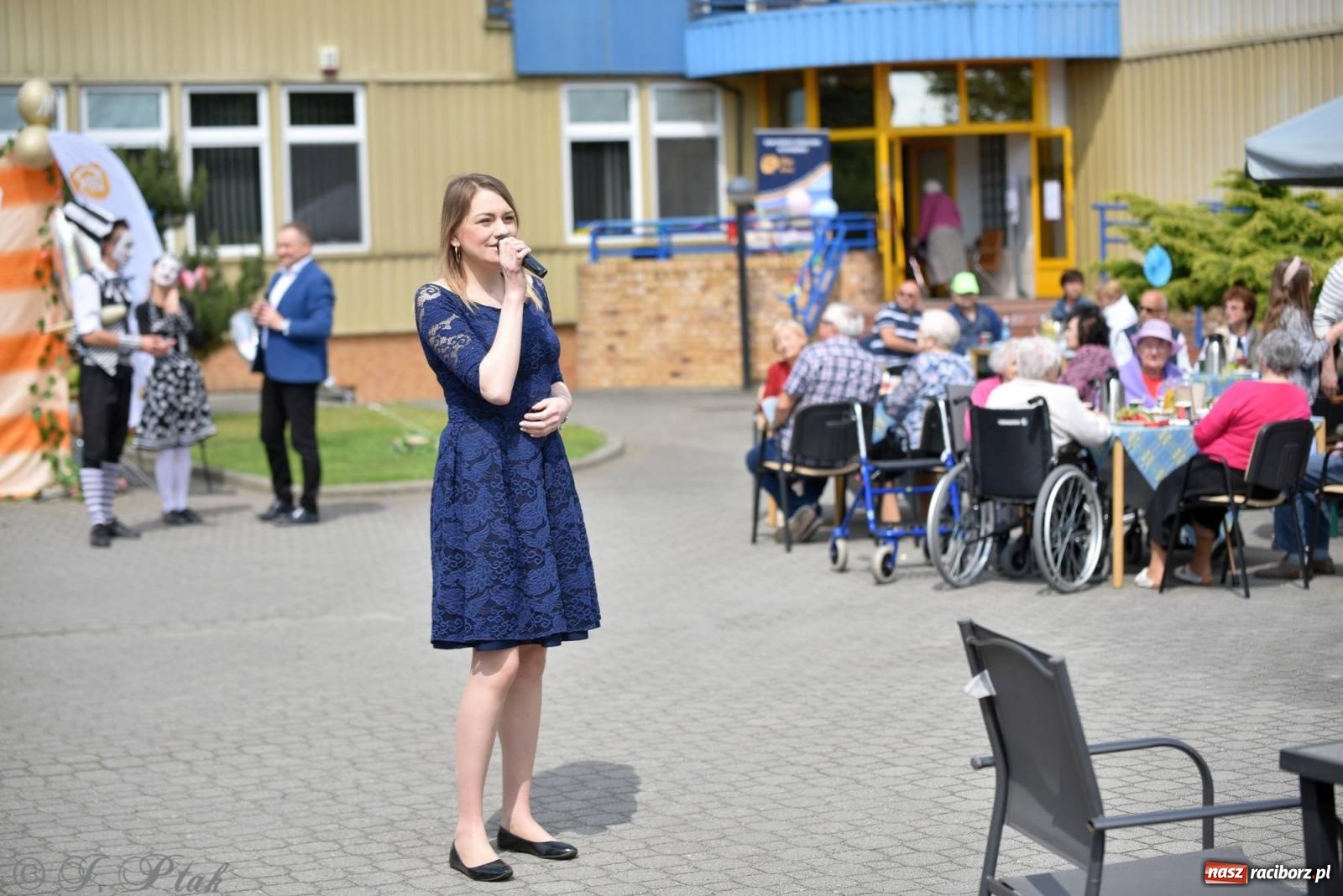 Zdjęcie w galerii na portalu naszraciborz.pl: Szampańska zabawa seniorów ze Złotej Jesieni [FOTO i WIDEO] wiadomości z regionu