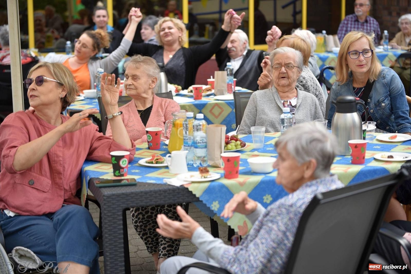 Zdjęcie w galerii na portalu naszraciborz.pl: Szampańska zabawa seniorów ze Złotej Jesieni [FOTO i WIDEO] wiadomości z regionu