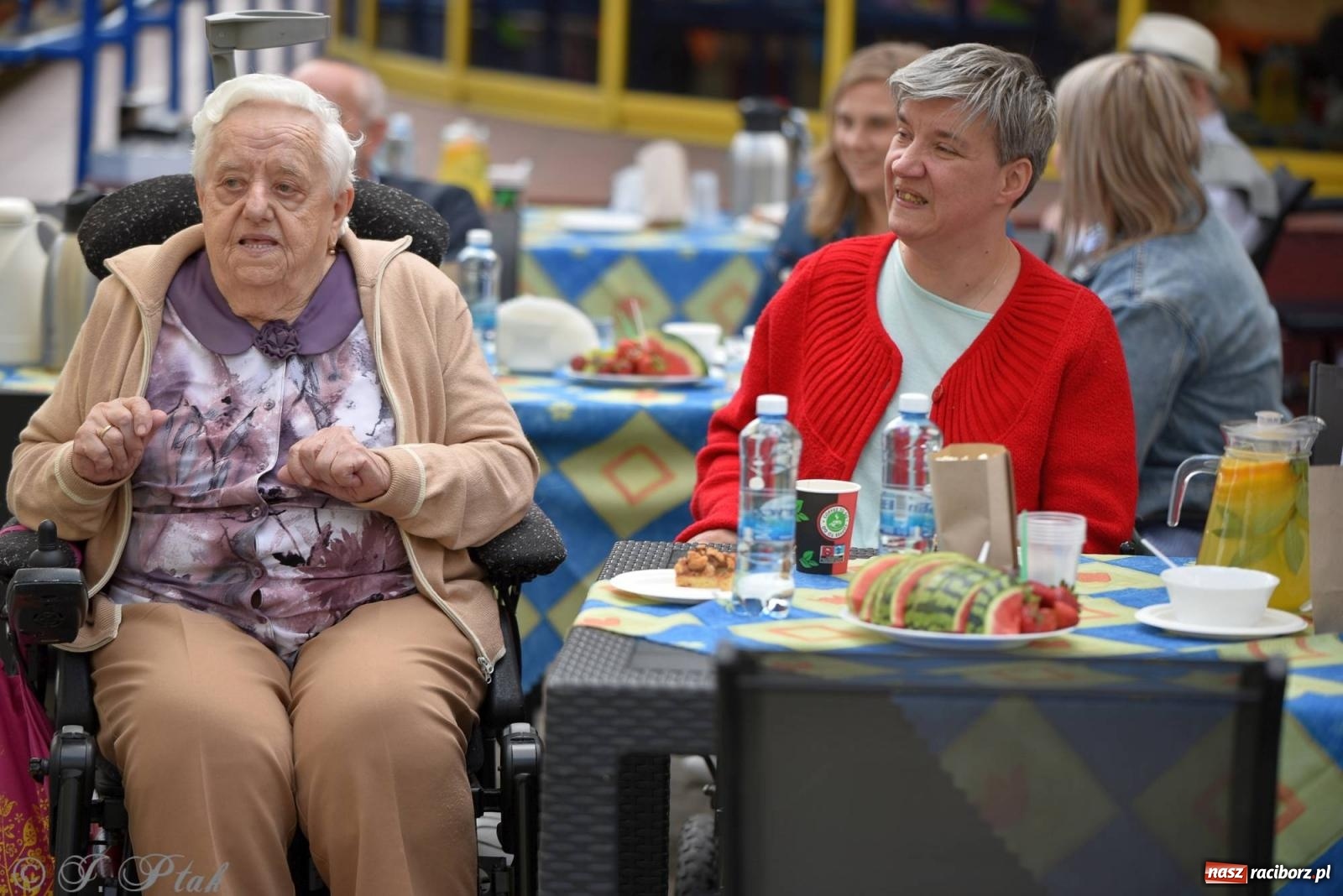 Zdjęcie w galerii na portalu naszraciborz.pl: Szampańska zabawa seniorów ze Złotej Jesieni [FOTO i WIDEO] wiadomości z regionu
