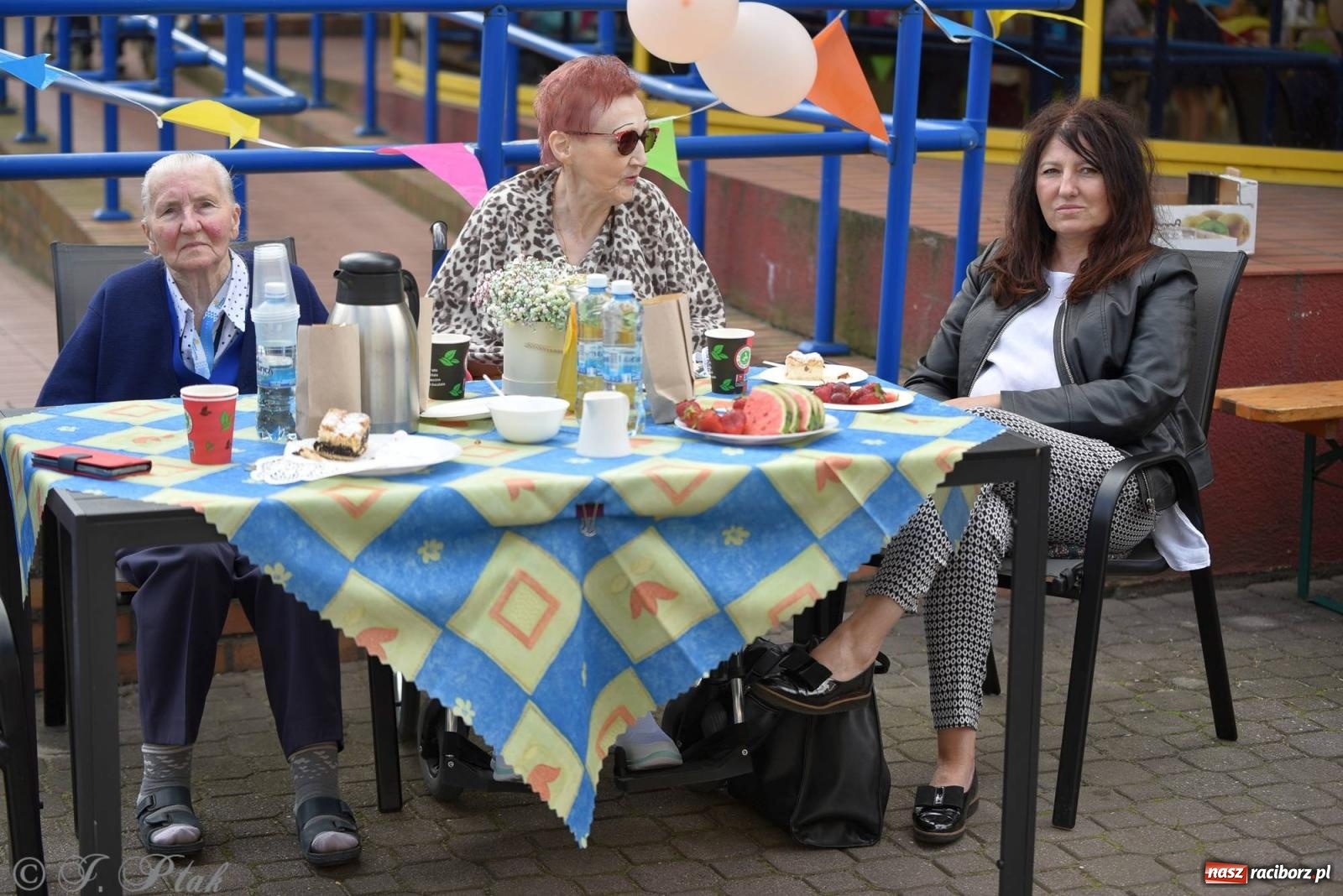 Zdjęcie w galerii na portalu naszraciborz.pl: Szampańska zabawa seniorów ze Złotej Jesieni [FOTO i WIDEO] wiadomości z regionu
