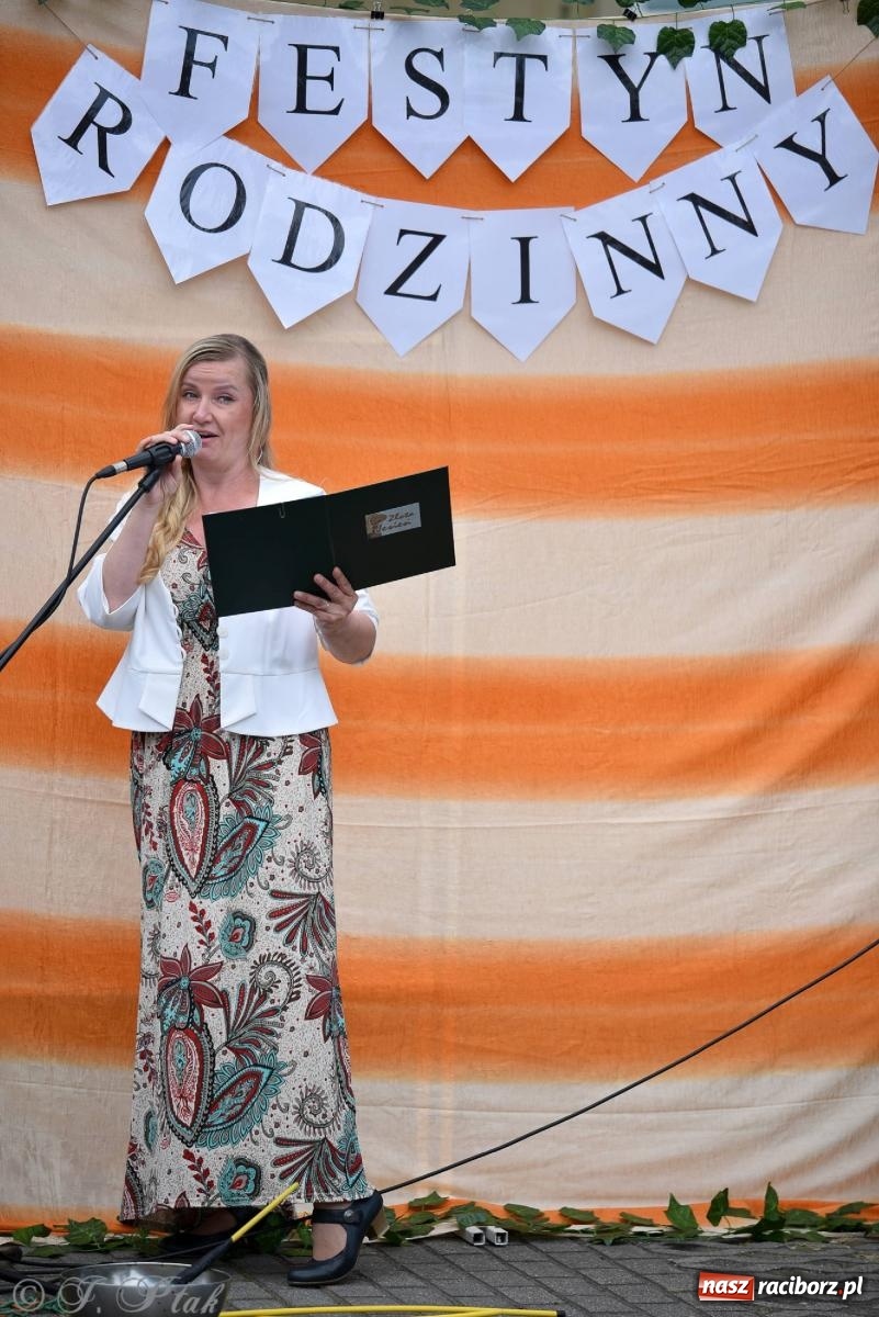 Zdjęcie w galerii na portalu naszraciborz.pl: Szampańska zabawa seniorów ze Złotej Jesieni [FOTO i WIDEO] wiadomości z regionu