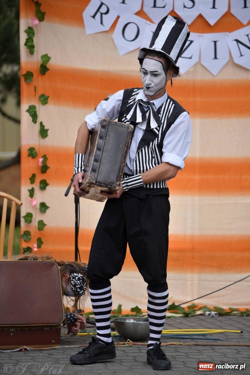 Zdjęcie w galerii na portalu naszraciborz.pl: Szampańska zabawa seniorów ze Złotej Jesieni [FOTO i WIDEO] wiadomości z regionu