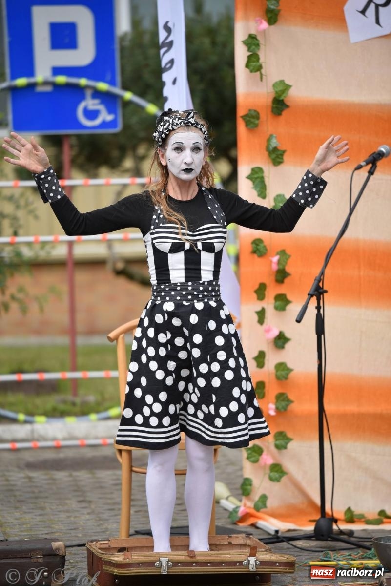 Zdjęcie w galerii na portalu naszraciborz.pl: Szampańska zabawa seniorów ze Złotej Jesieni [FOTO i WIDEO] wiadomości z regionu