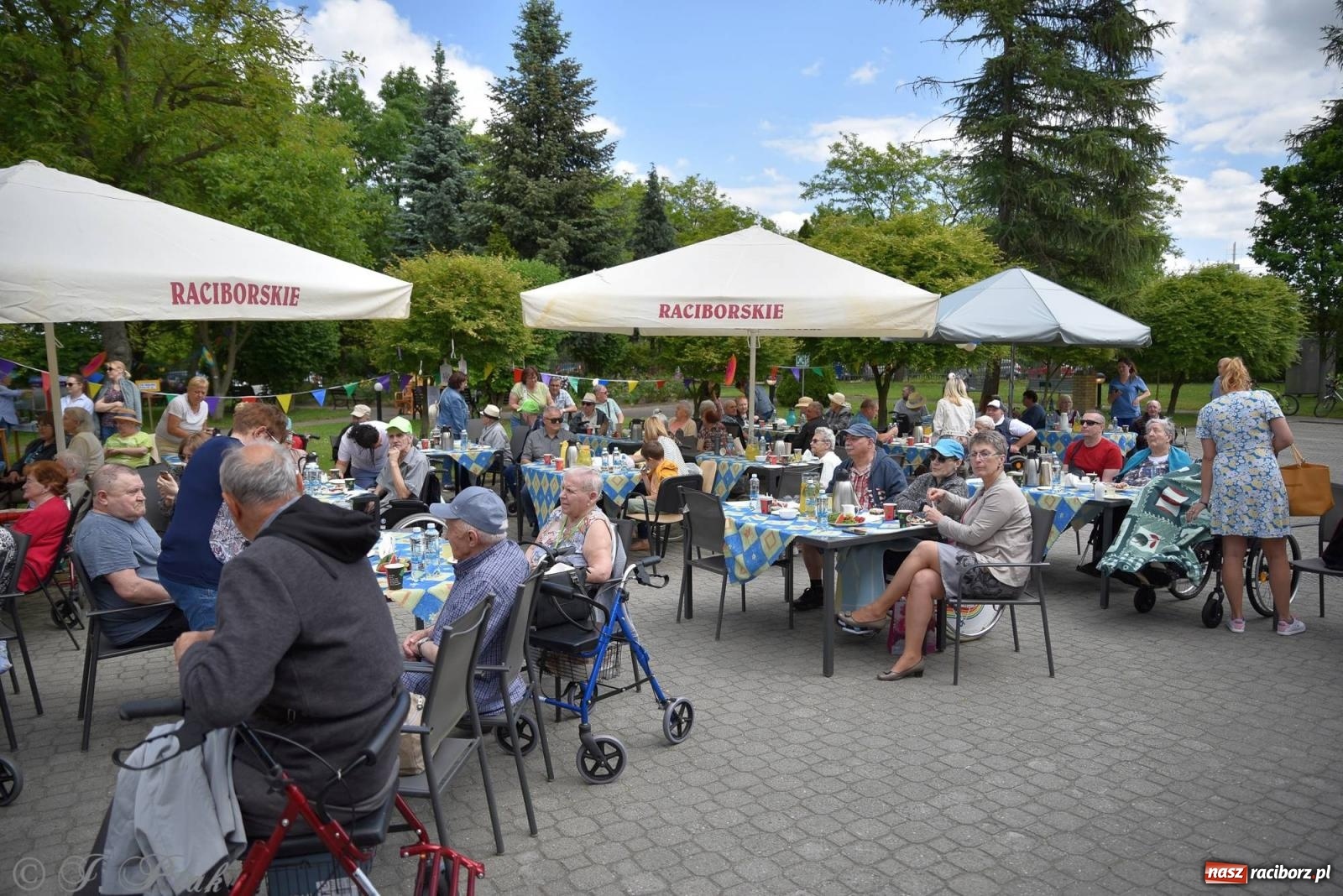 Zdjęcie w galerii na portalu naszraciborz.pl: Szampańska zabawa seniorów ze Złotej Jesieni [FOTO i WIDEO] wiadomości z regionu