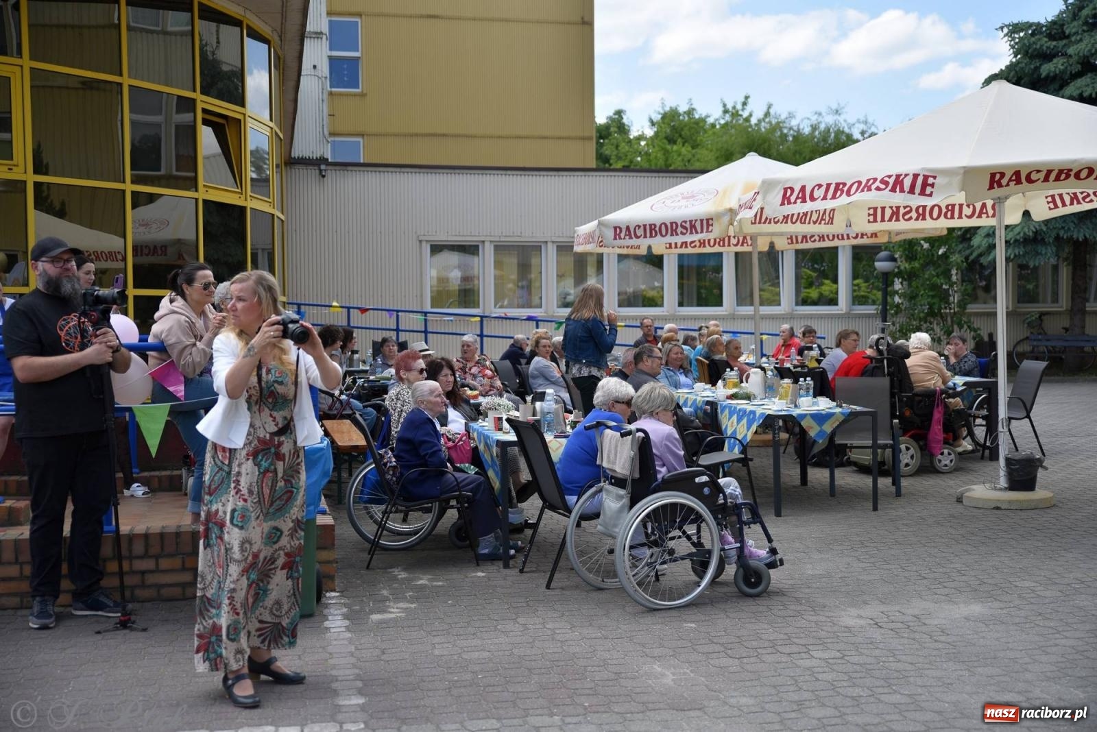 Zdjęcie w galerii na portalu naszraciborz.pl: Szampańska zabawa seniorów ze Złotej Jesieni [FOTO i WIDEO] wiadomości z regionu