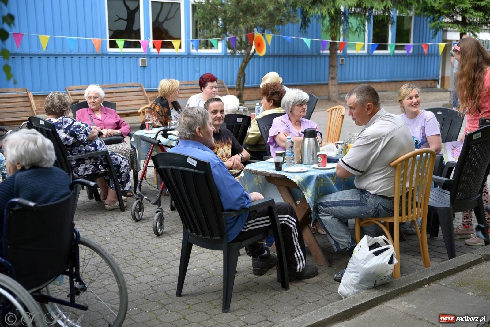Zdjęcie w galerii na portalu naszraciborz.pl: Szampańska zabawa seniorów ze Złotej Jesieni [FOTO i WIDEO] wiadomości z regionu