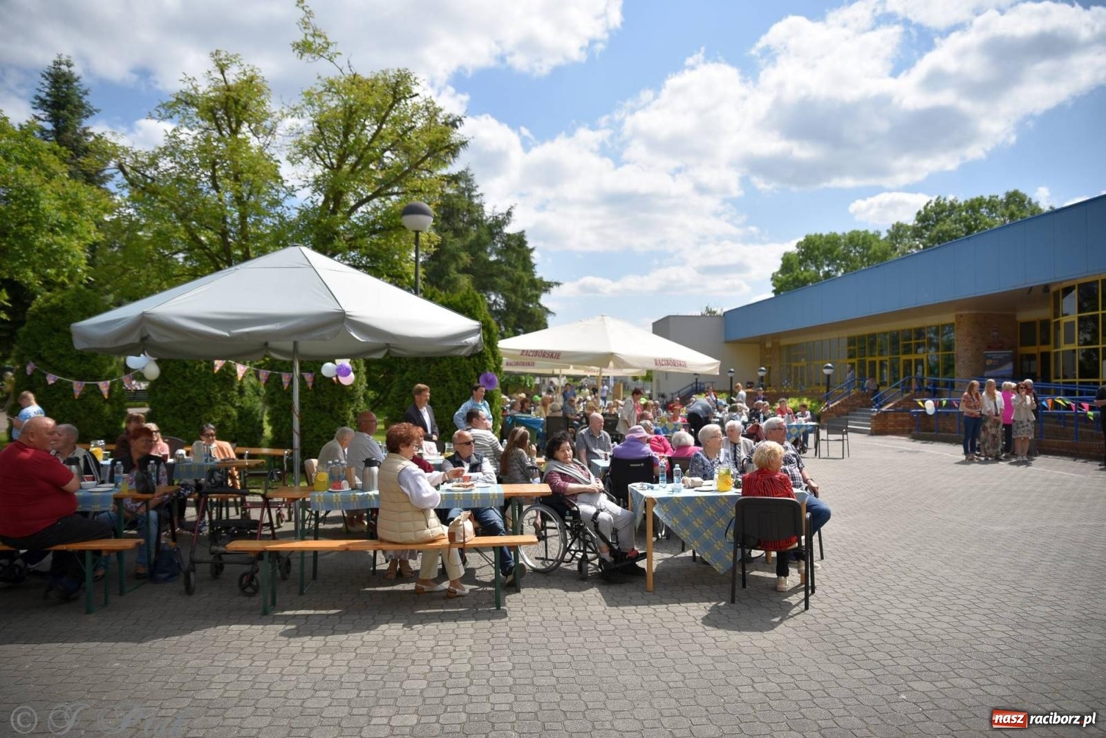 Zdjęcie w galerii na portalu naszraciborz.pl: Szampańska zabawa seniorów ze Złotej Jesieni [FOTO i WIDEO] wiadomości z regionu