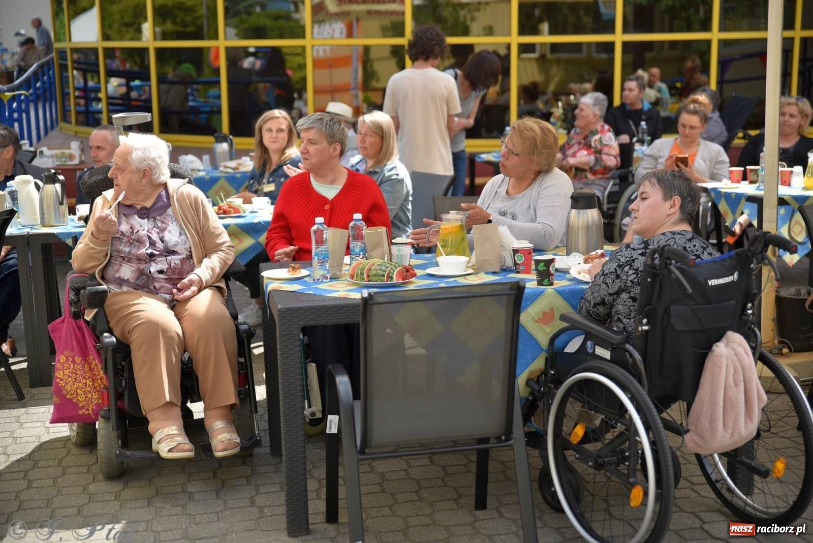 Zdjęcie w galerii na portalu naszraciborz.pl: Szampańska zabawa seniorów ze Złotej Jesieni [FOTO i WIDEO] wiadomości z regionu