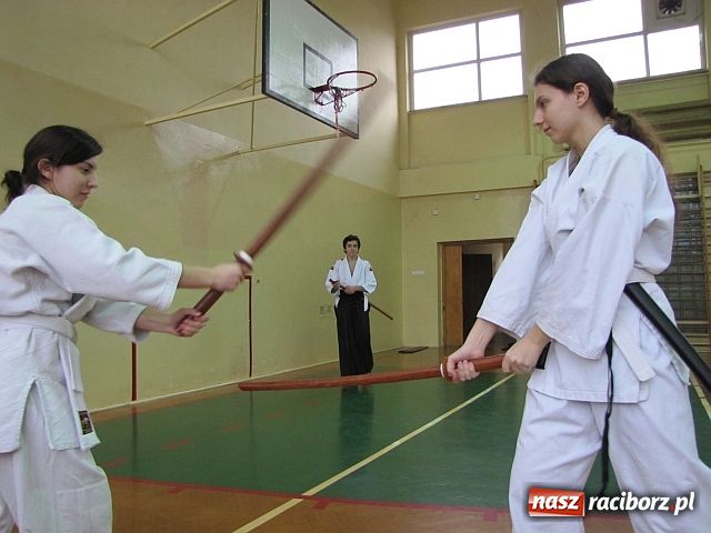 Zdjęcie w galerii na portalu naszraciborz.pl: Japońska szermierka w SP 15 wiadomości z regionu