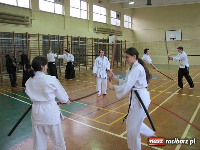 Zdjęcie w galerii na portalu naszraciborz.pl: Japońska szermierka w SP 15 wiadomości z regionu