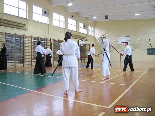 Zdjęcie w galerii na portalu naszraciborz.pl: Japońska szermierka w SP 15 wiadomości z regionu