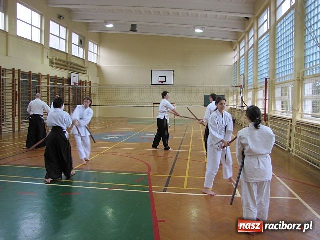 Zdjęcie w galerii na portalu naszraciborz.pl: Japońska szermierka w SP 15 wiadomości z regionu