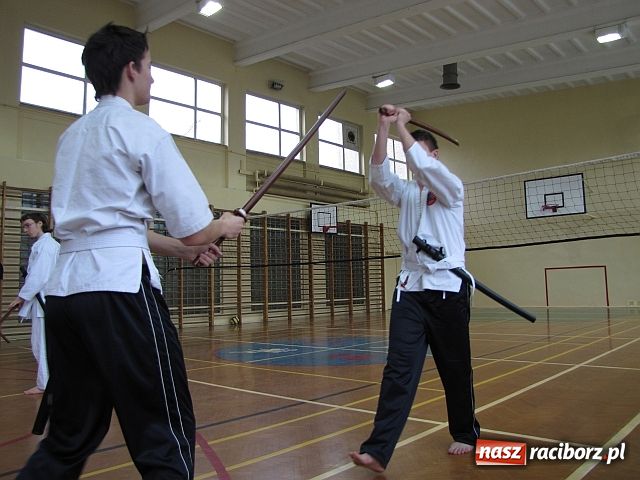 Zdjęcie w galerii na portalu naszraciborz.pl: Japońska szermierka w SP 15 wiadomości z regionu