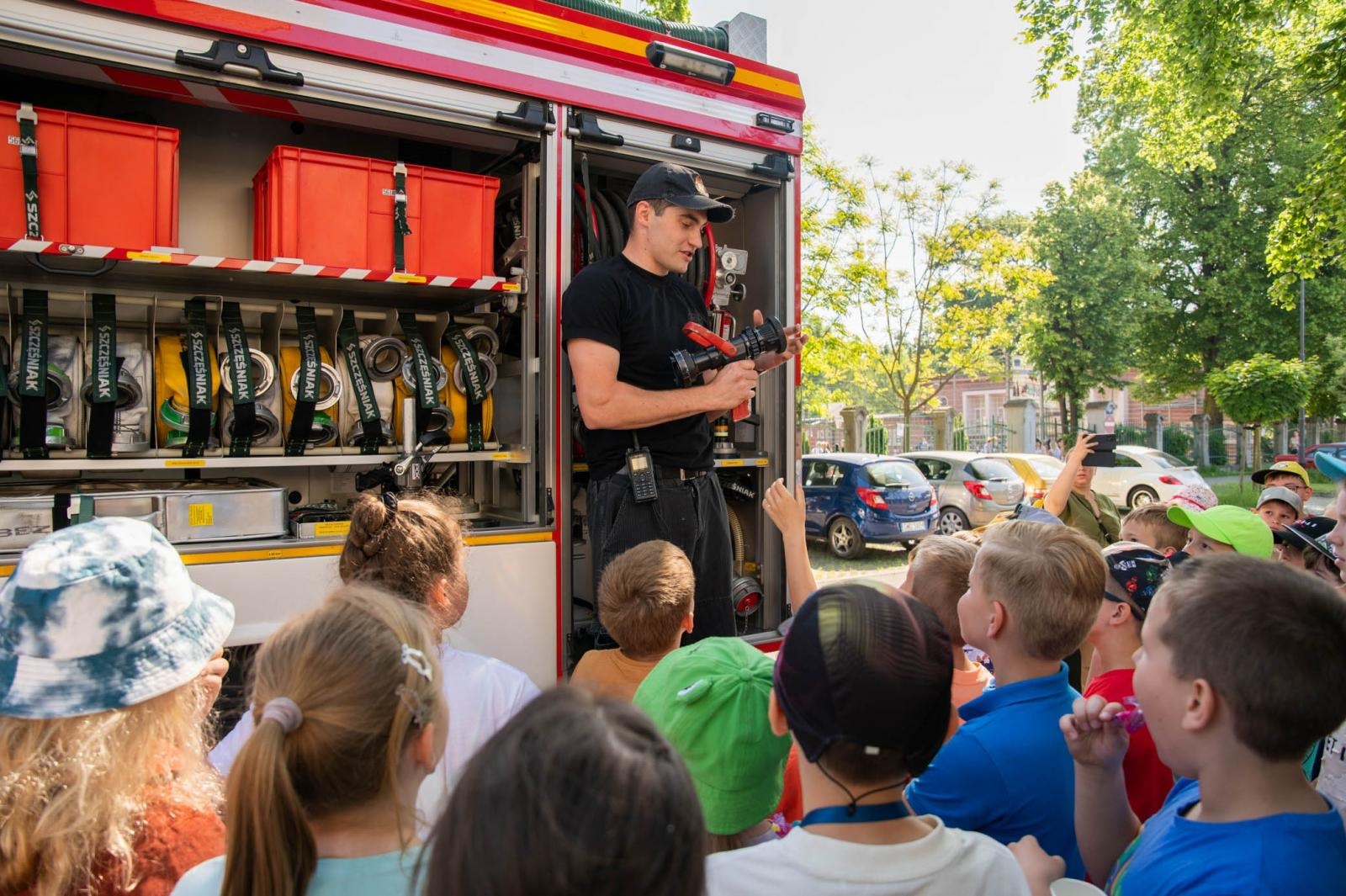 Zdjęcie w galerii na portalu naszraciborz.pl: Kolorowy piknik dzieciaków Kasprowicza [FOTO] wiadomości z regionu