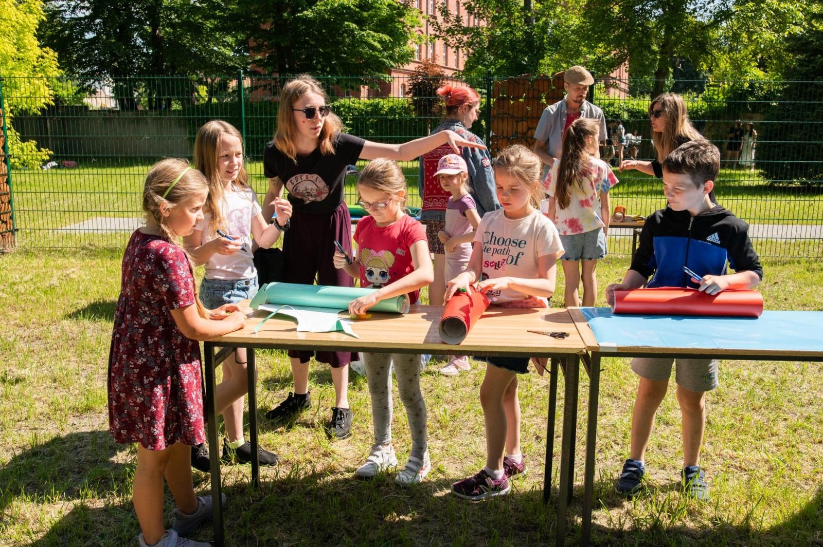 Zdjęcie w galerii na portalu naszraciborz.pl: Kolorowy piknik dzieciaków Kasprowicza [FOTO] wiadomości z regionu