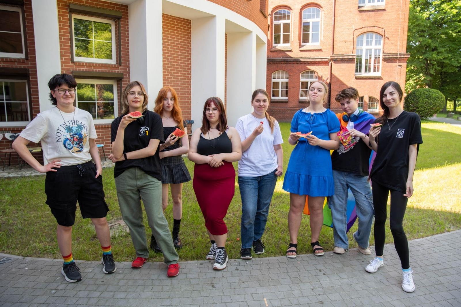 Zdjęcie w galerii na portalu naszraciborz.pl: Kolorowy piknik dzieciaków Kasprowicza [FOTO] wiadomości z regionu