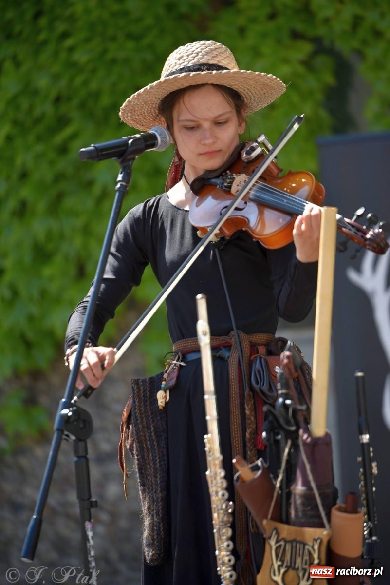 Zdjęcie w galerii na portalu naszraciborz.pl: Muzealny festiwal na placu Ofki Piastówny [FOTO i WIDEO] wiadomości z regionu