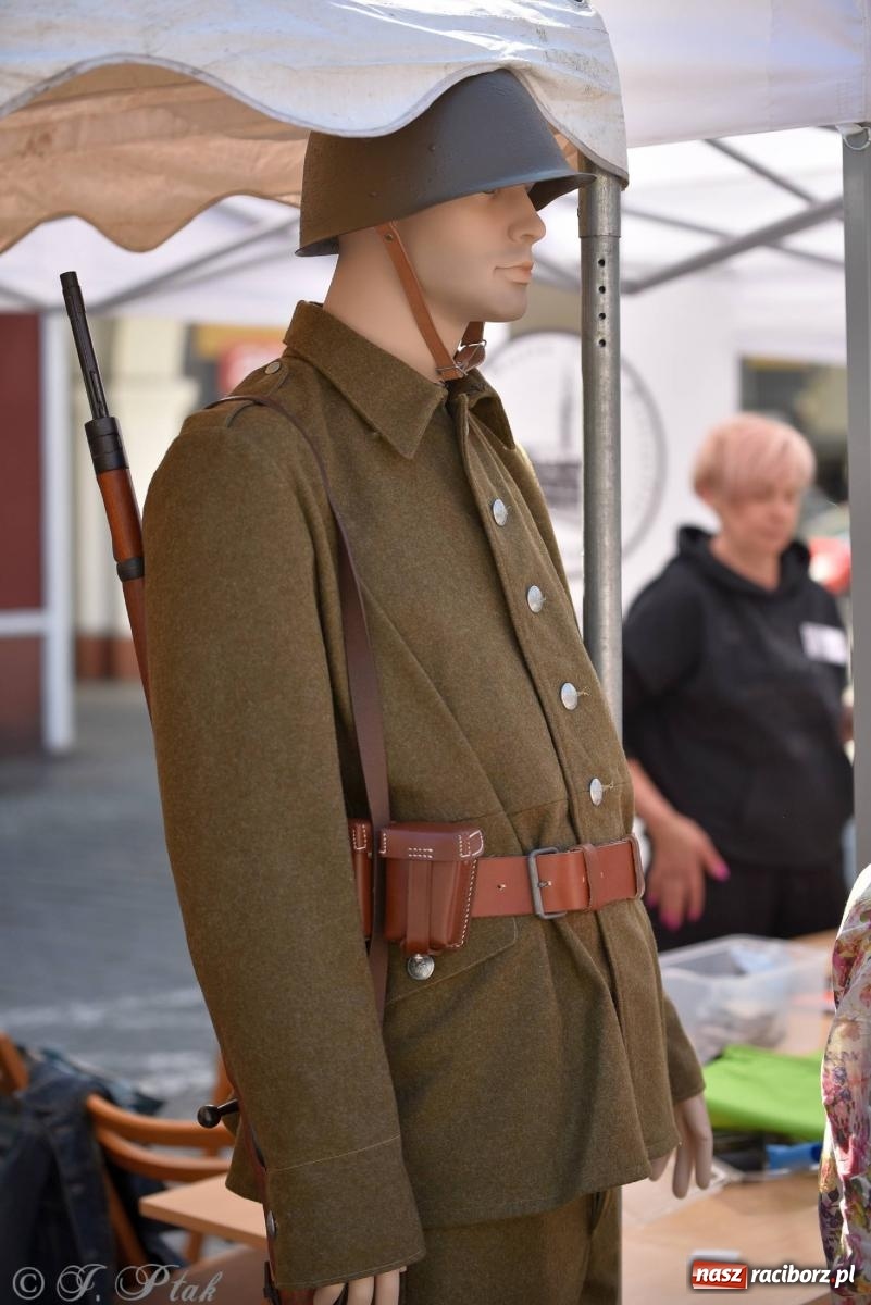 Zdjęcie w galerii na portalu naszraciborz.pl: Muzealny festiwal na placu Ofki Piastówny [FOTO i WIDEO] wiadomości z regionu