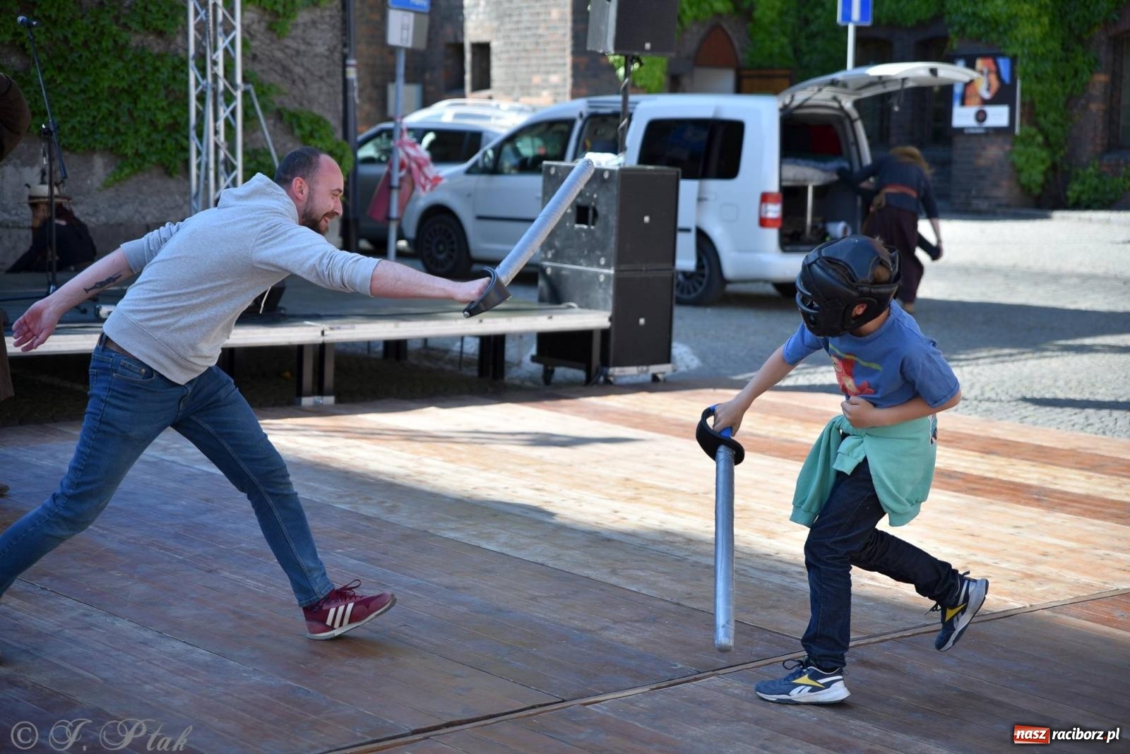 Zdjęcie w galerii na portalu naszraciborz.pl: Muzealny festiwal na placu Ofki Piastówny [FOTO i WIDEO] wiadomości z regionu