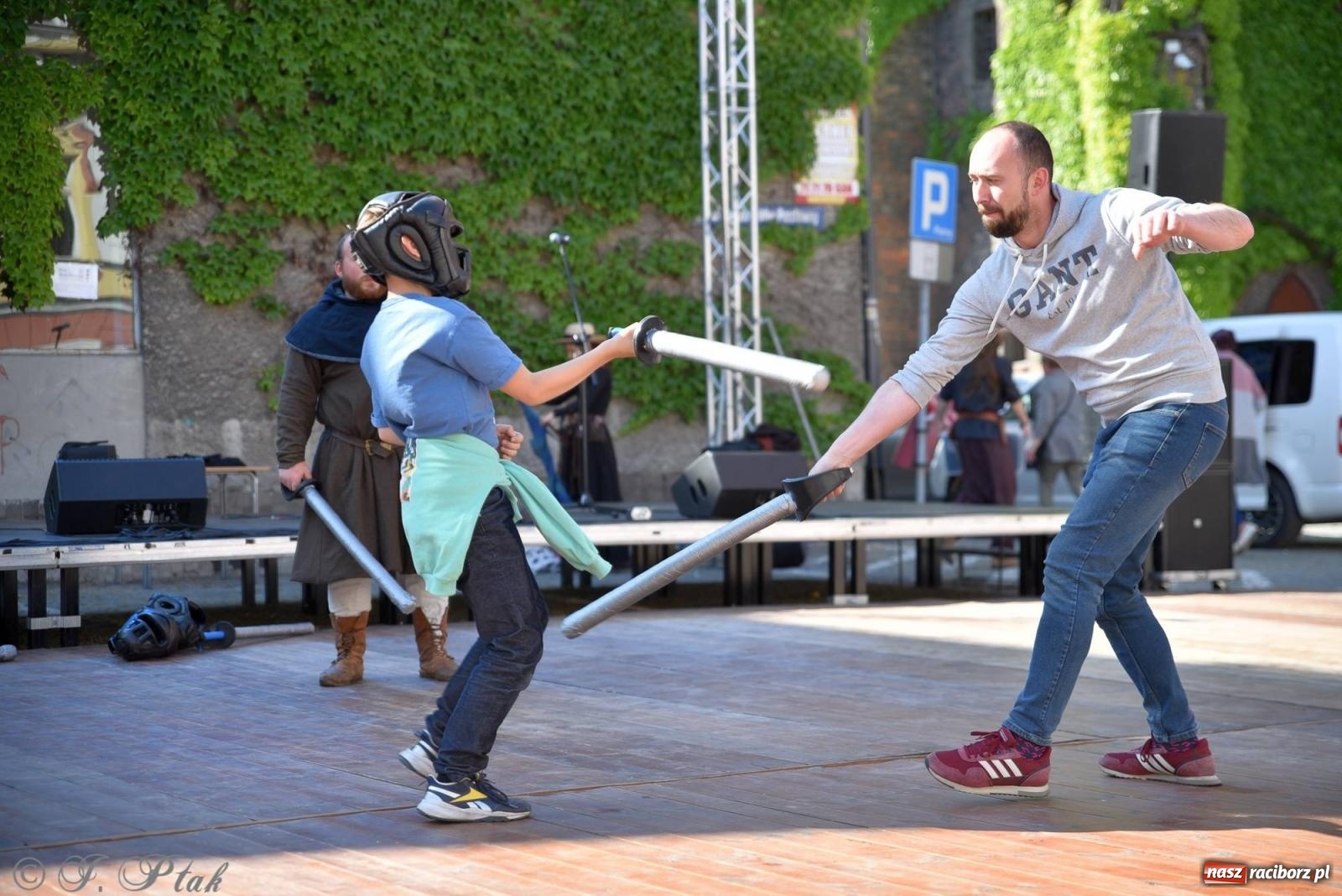 Zdjęcie w galerii na portalu naszraciborz.pl: Muzealny festiwal na placu Ofki Piastówny [FOTO i WIDEO] wiadomości z regionu